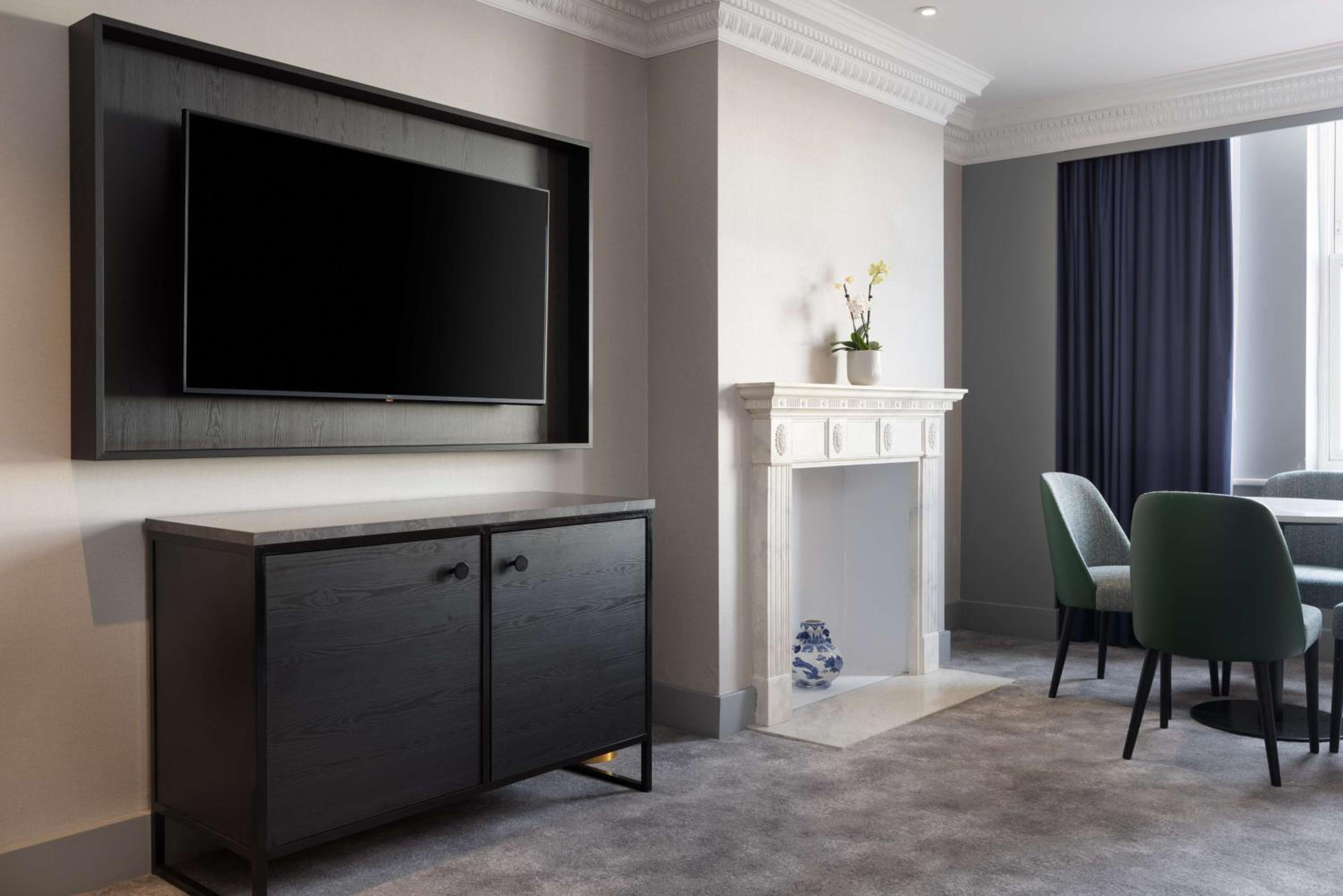 One-Bedroom King Suite with Sea View - Photo 4