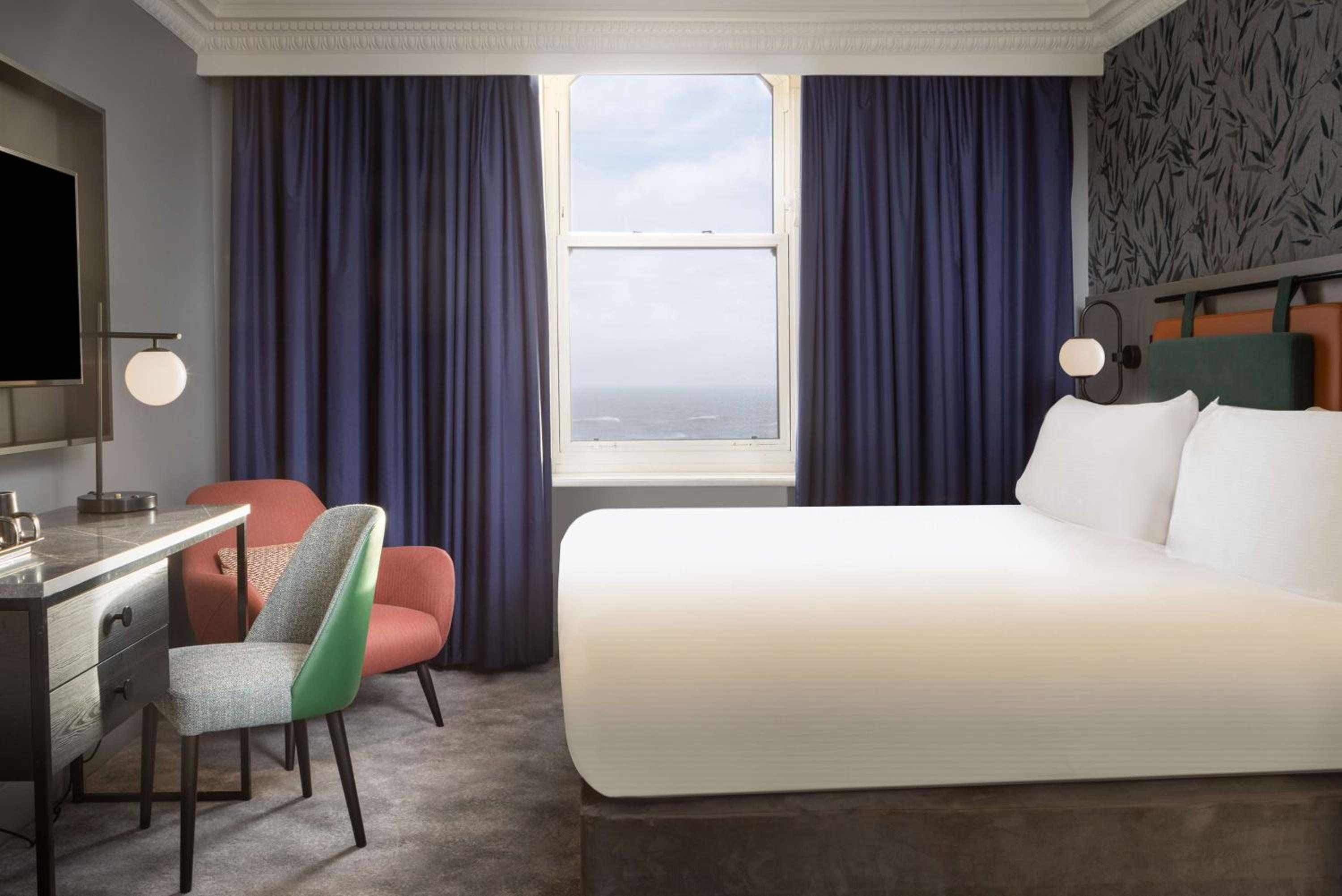 One-Bedroom King Suite with Sea View - Photo 2