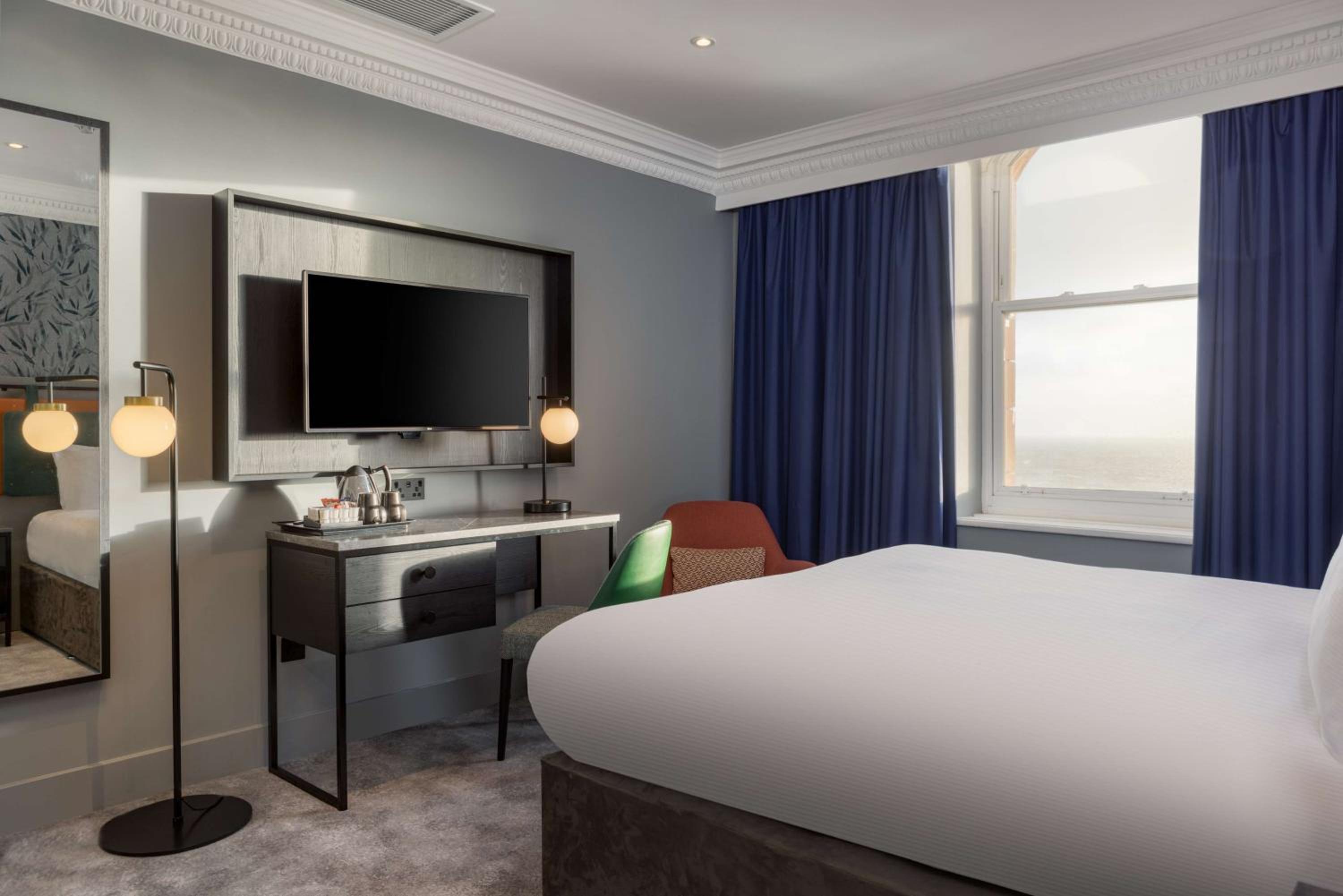 One-Bedroom King Suite with Sea View - Photo 3