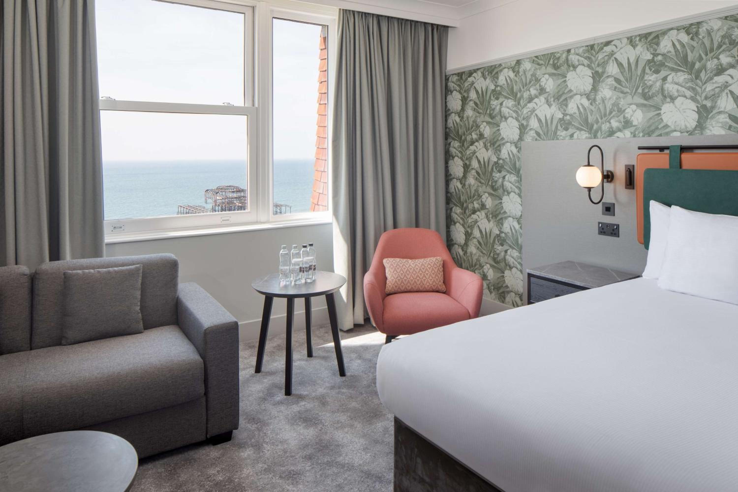 Superior King Room with Sea View and Sofa Bed - Photo 3