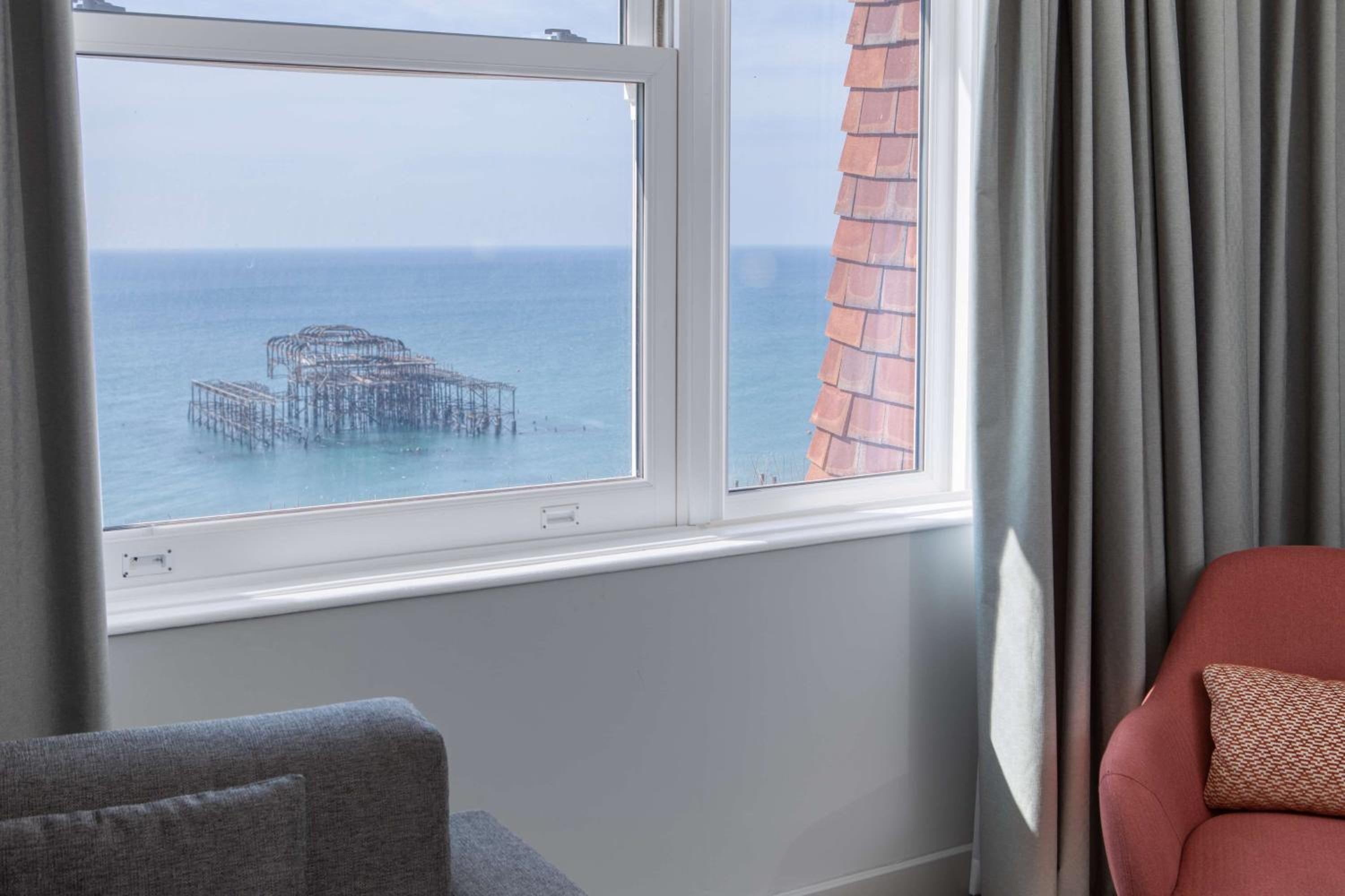 Superior King Room with Sea View and Sofa Bed - Photo 5