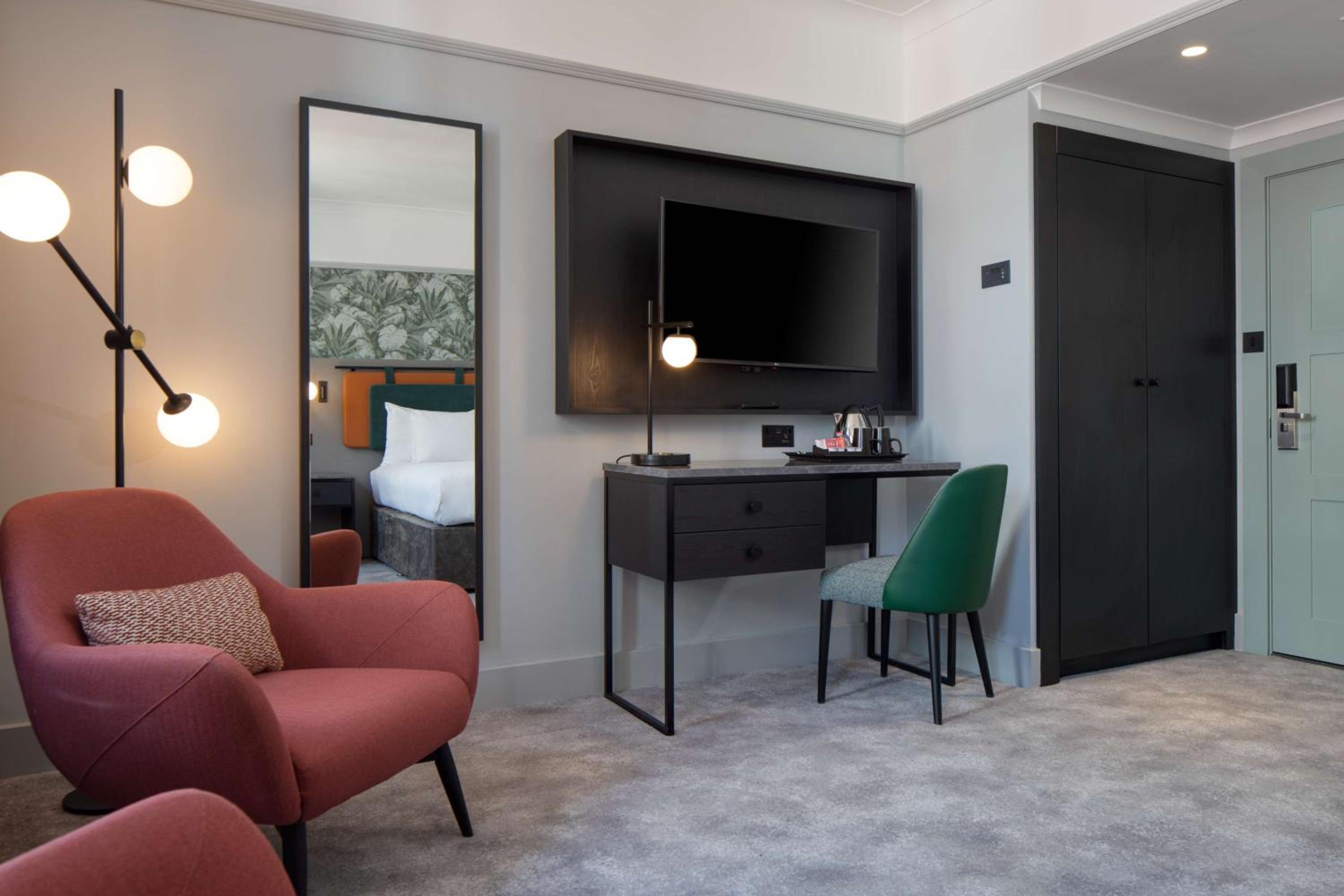 King Guest Room - Photo 6