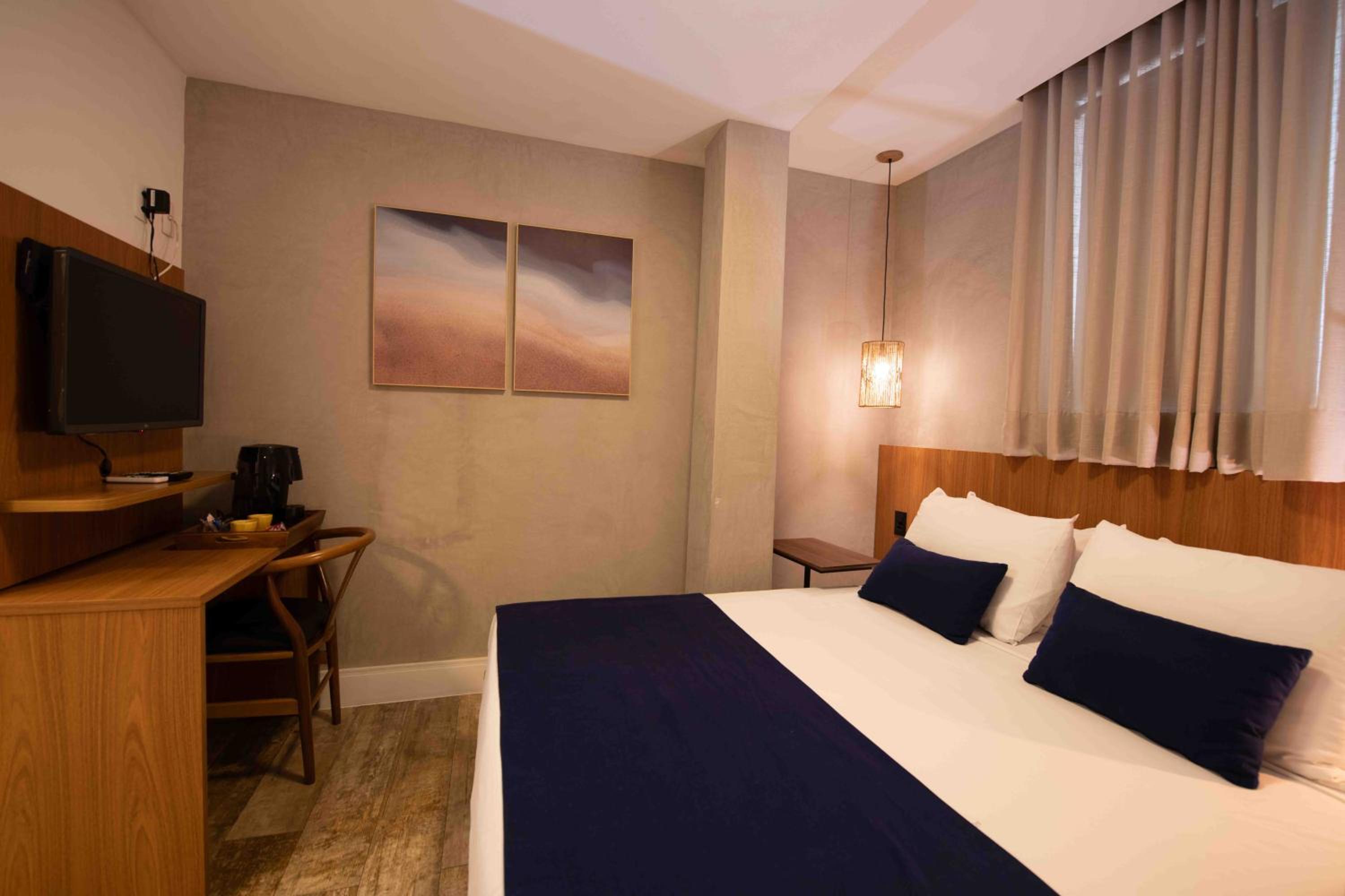Standard Double Room - Photo 17