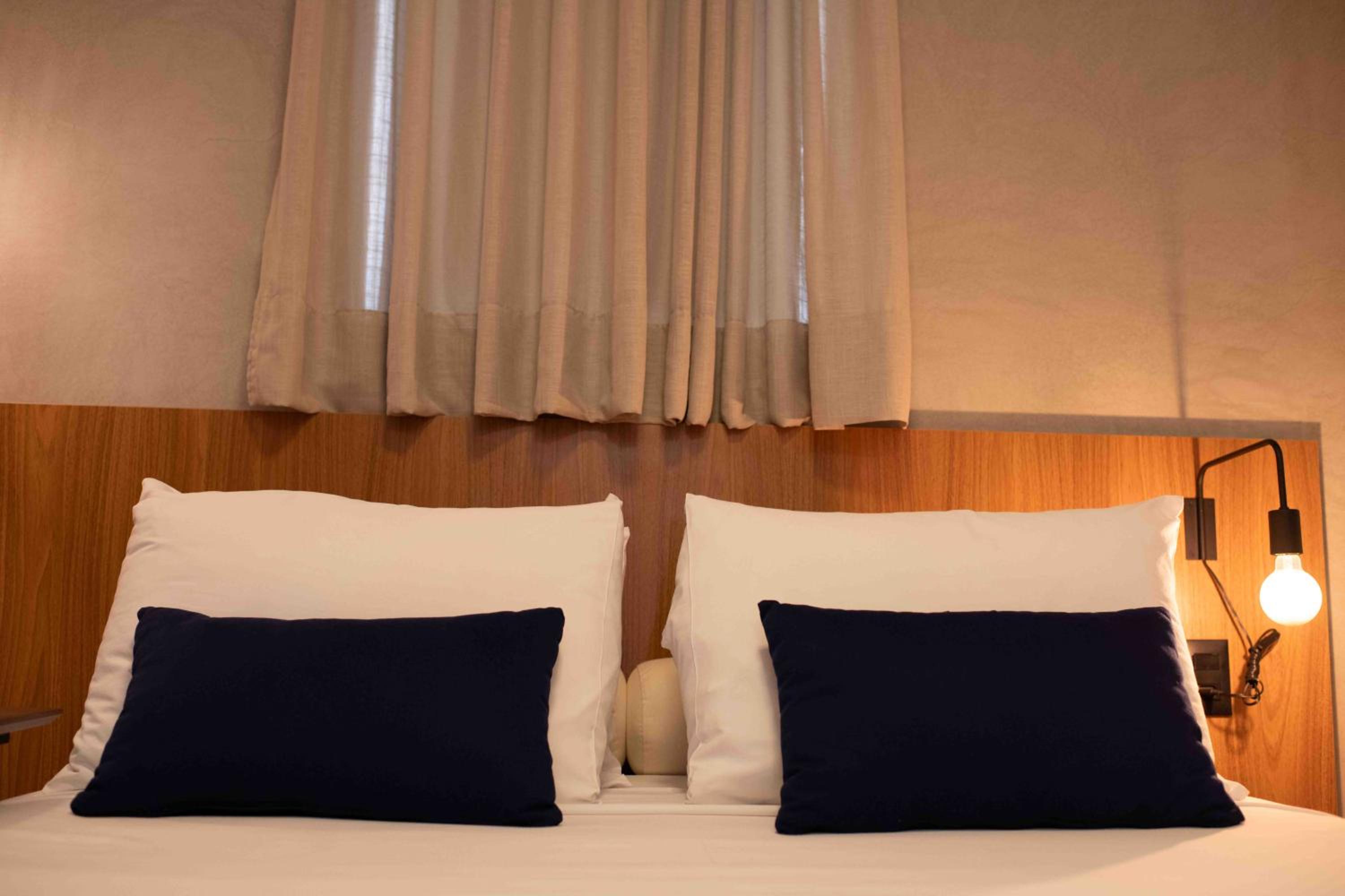 Standard Double Room - Photo 22