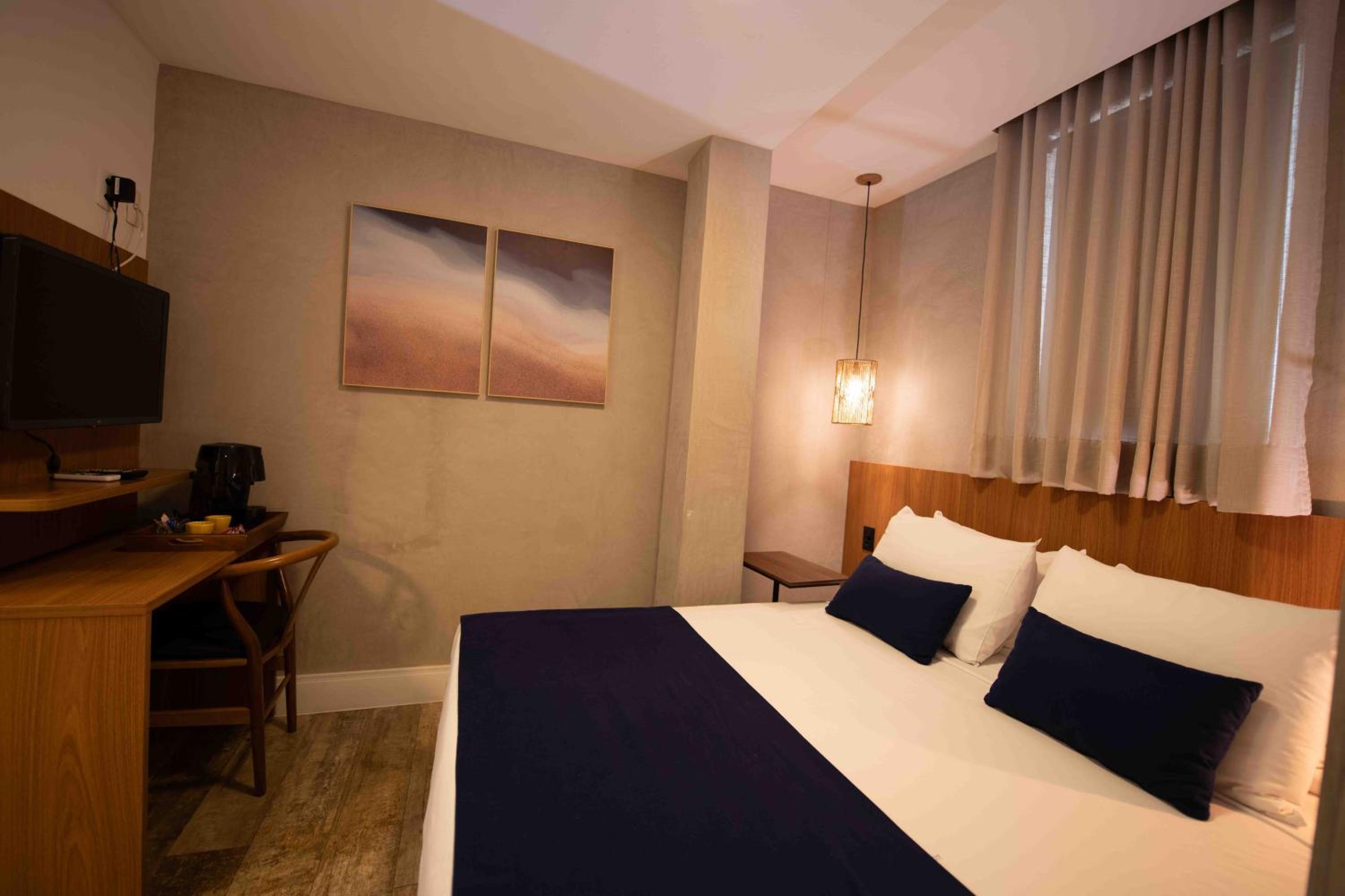 Standard Double Room - Photo 23