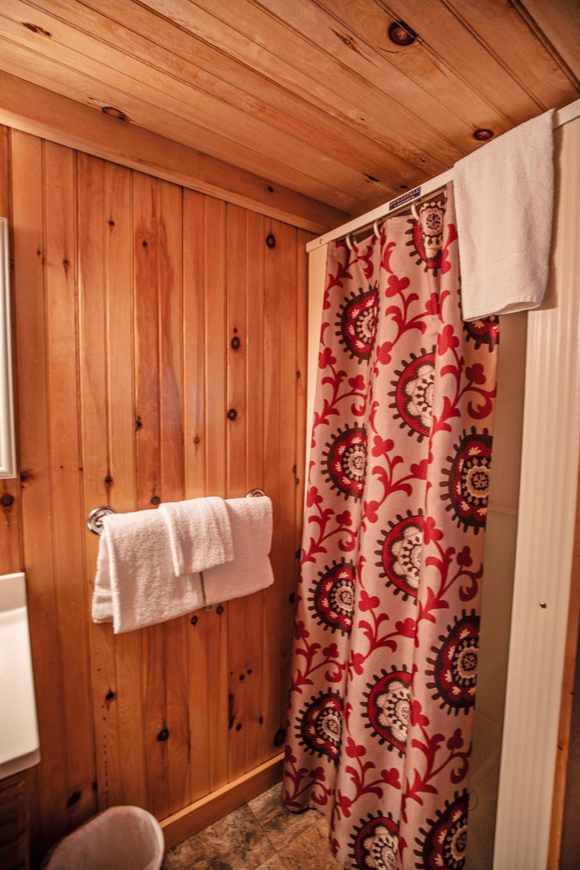 Superior Bungalow - Photo 16