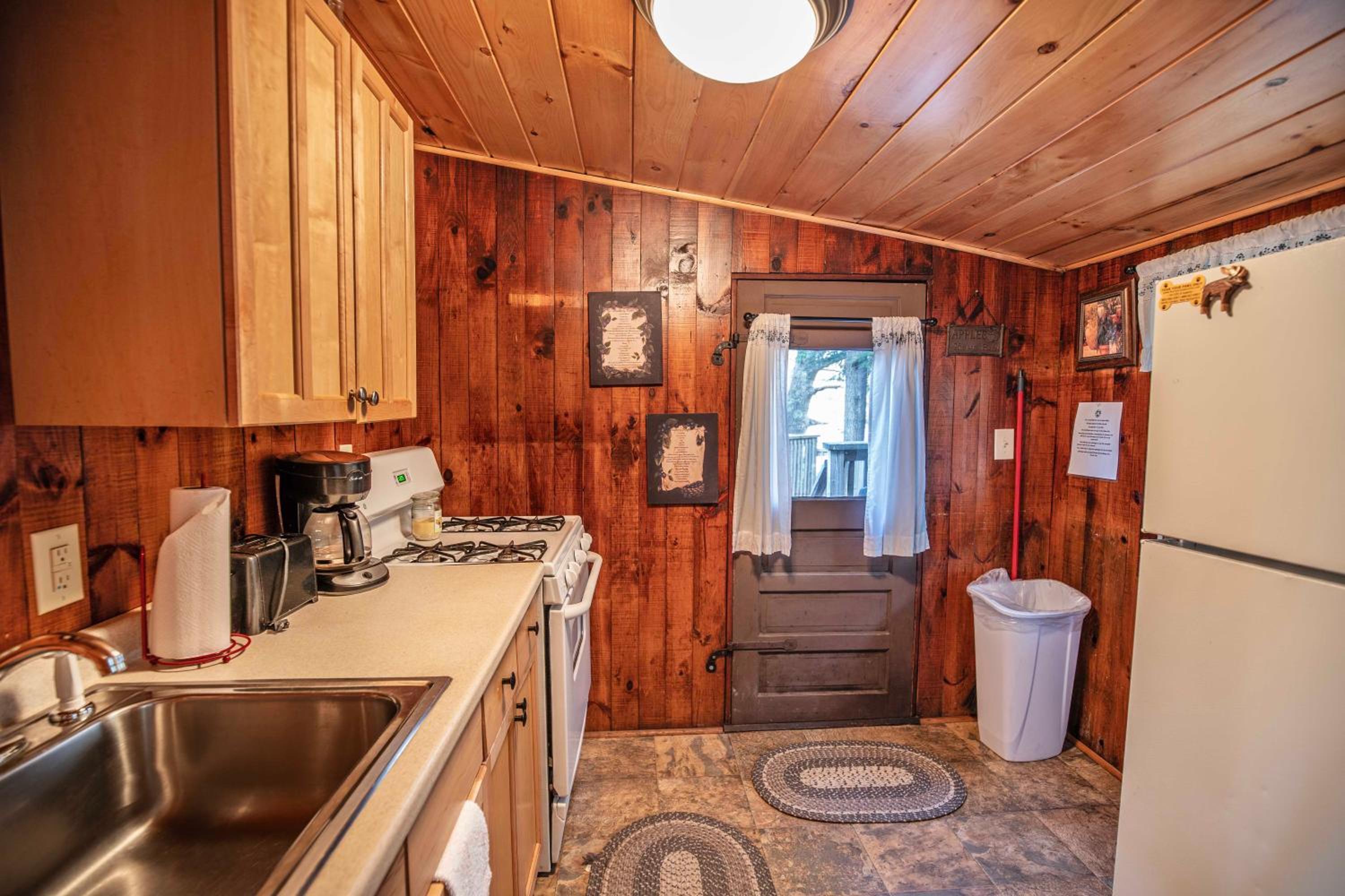 Superior Bungalow - Photo 18
