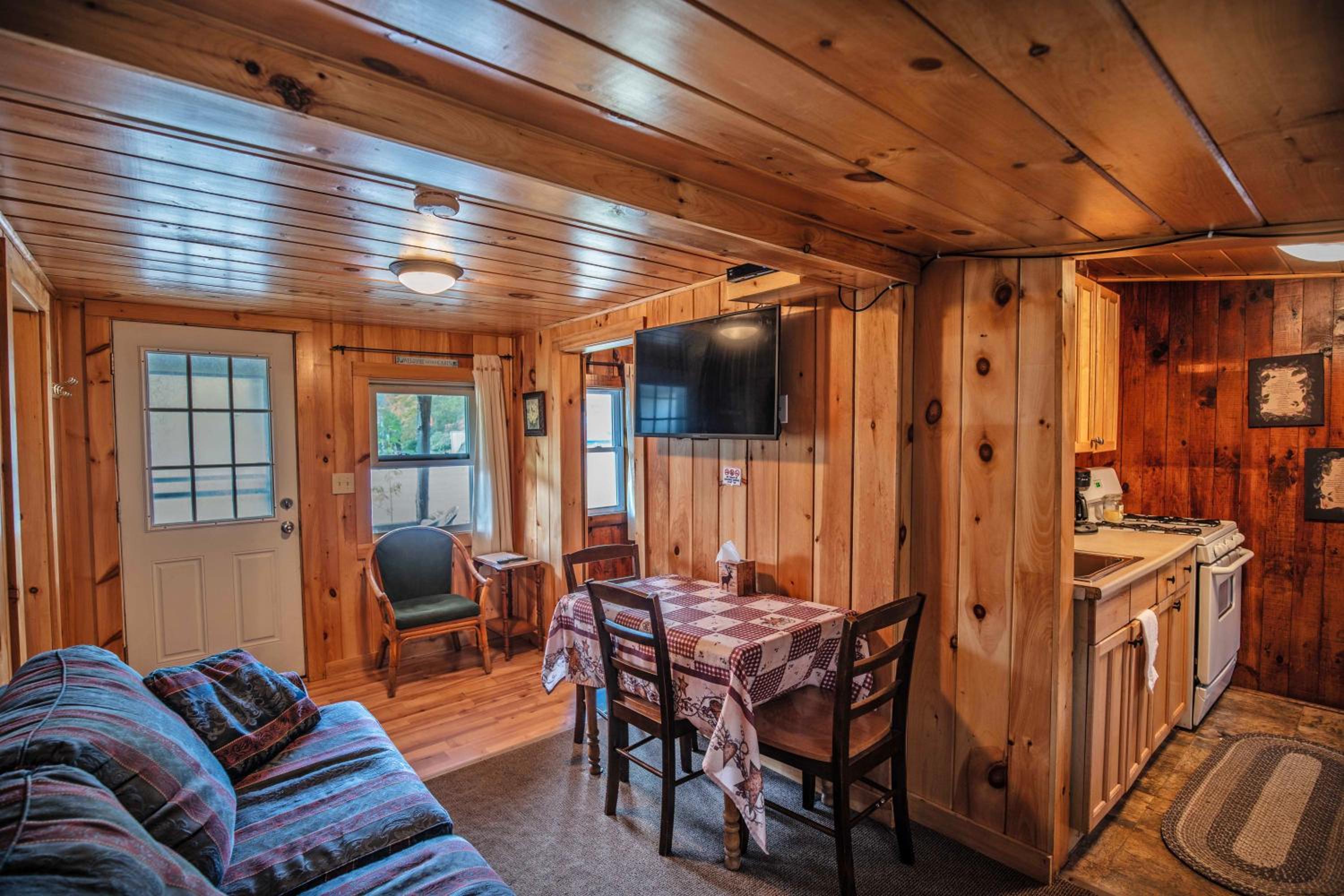 Superior Bungalow - Photo 9