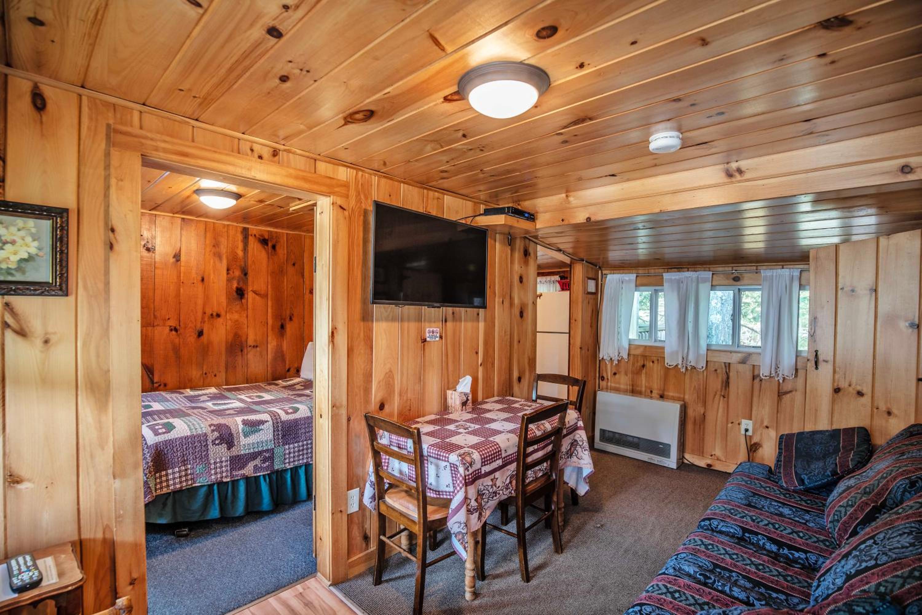 Superior Bungalow - Photo 6