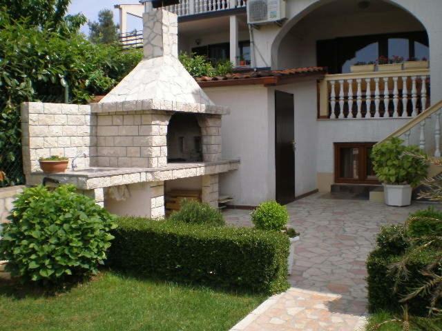 Apartment - Ground Floor photo 2