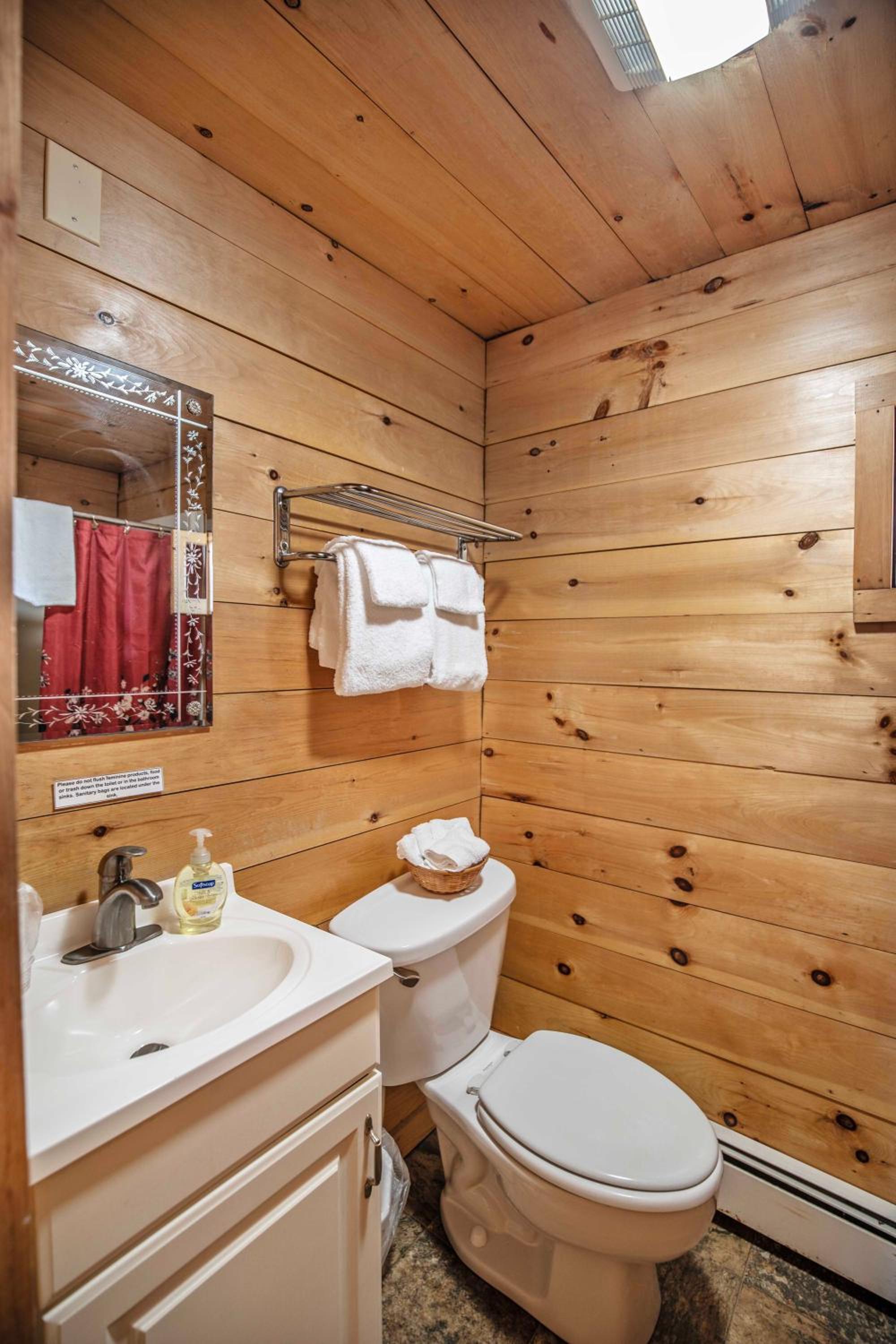 Deluxe Double Room - Photo 14