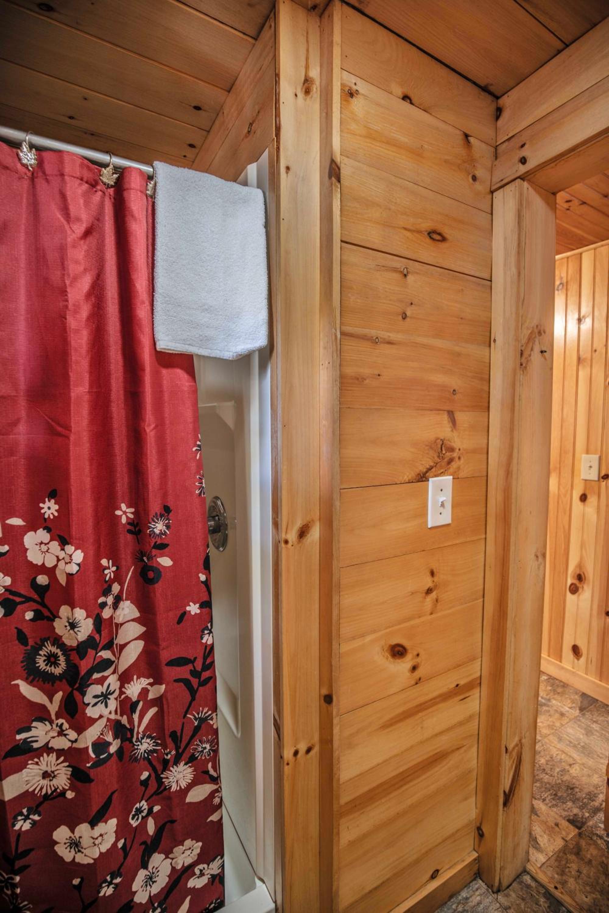 Deluxe Double Room - Photo 13