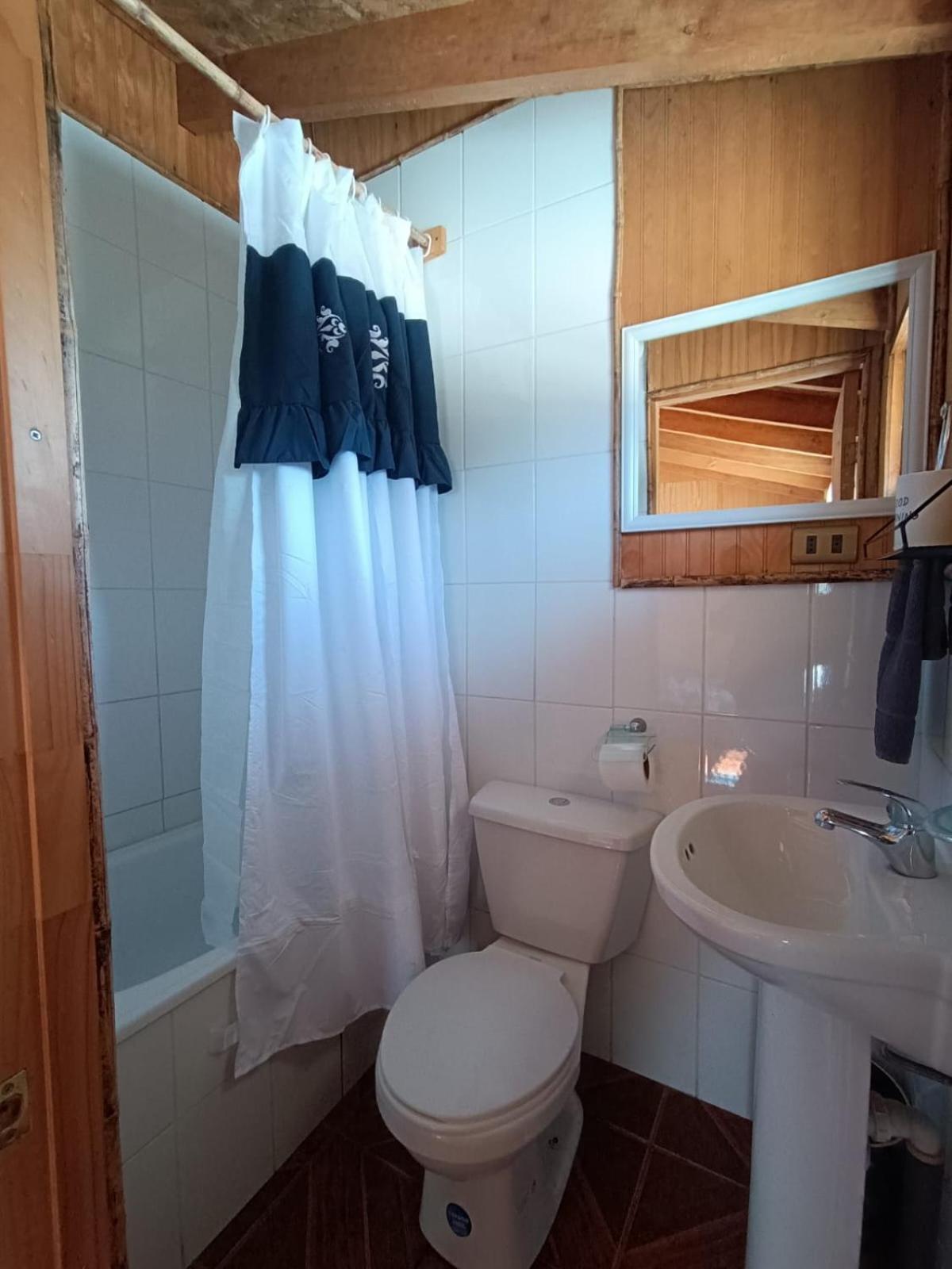 Family Room with Private Bathroom photo 2