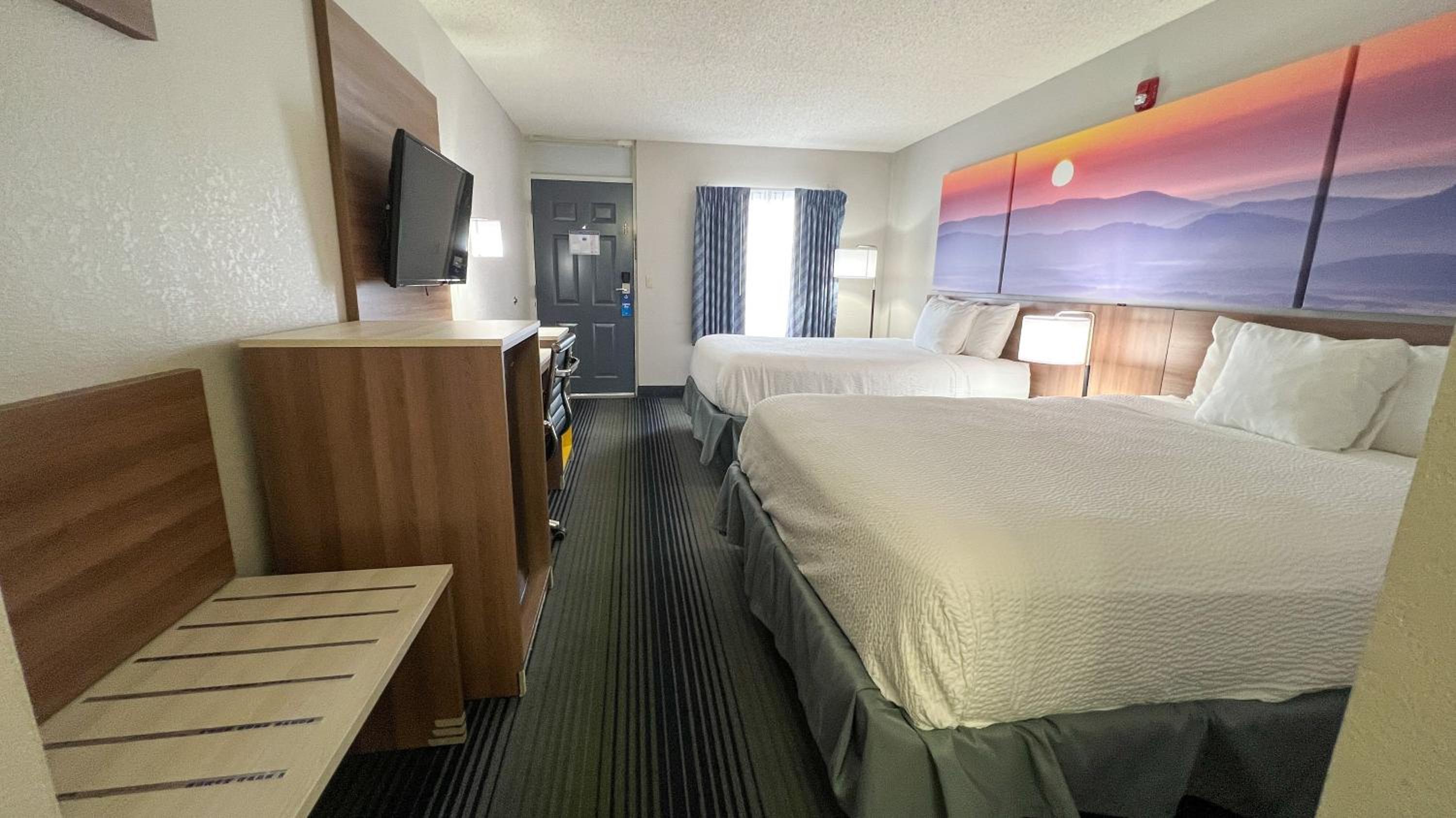 Deluxe Queen Room With Two Queen Beds - Non-Smoking