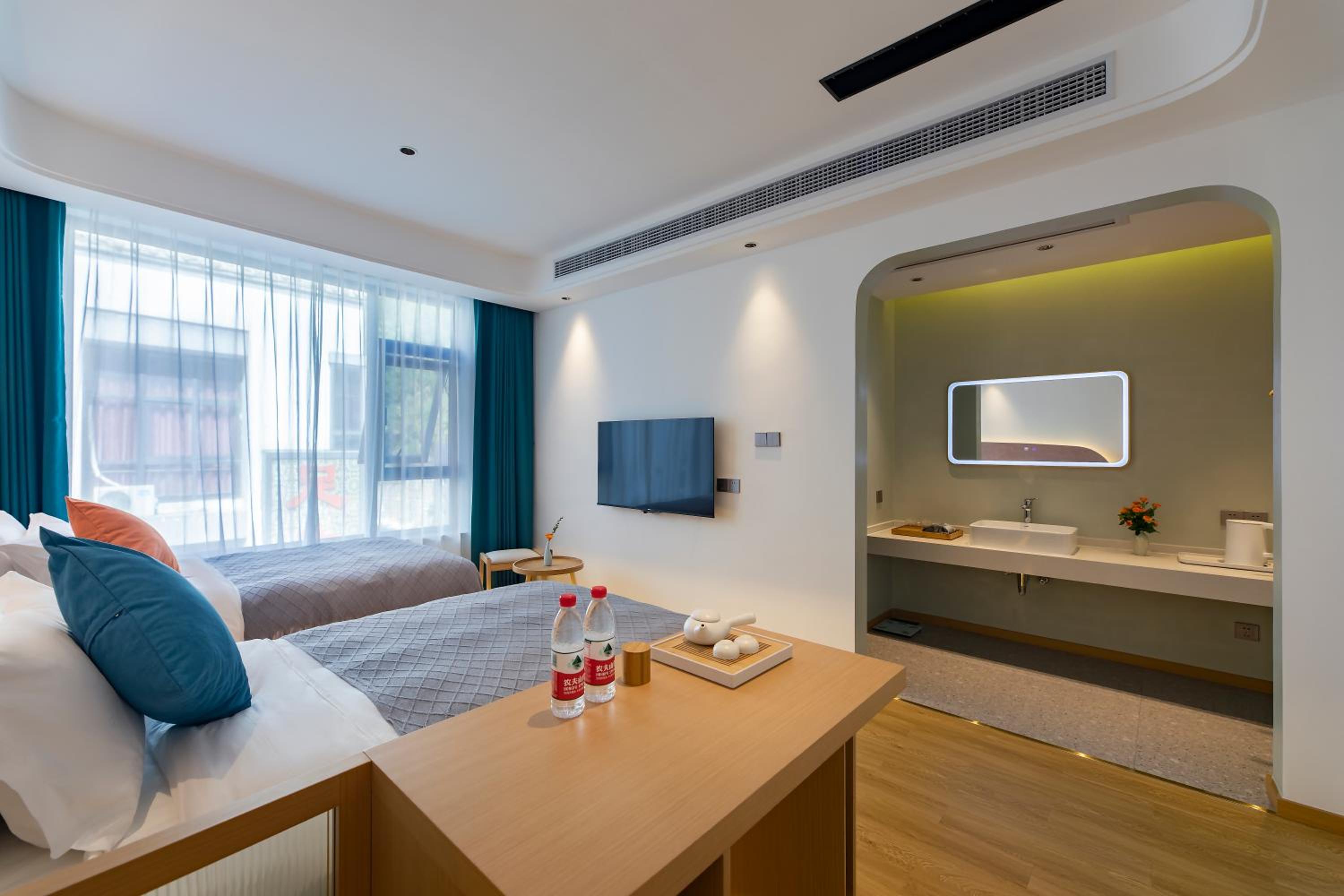 Deluxe Twin Room photo 3