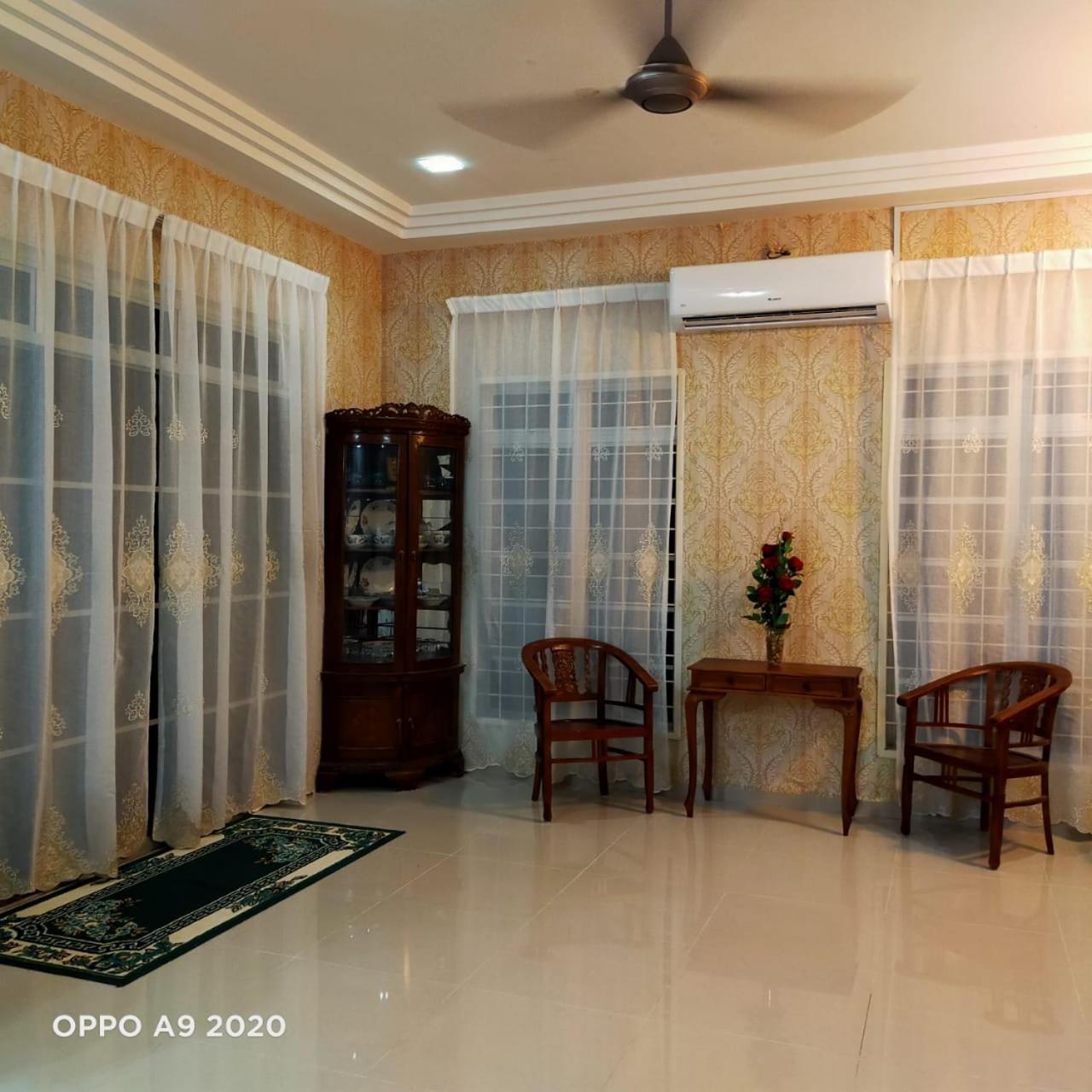 Four-Bedroom House photo 1