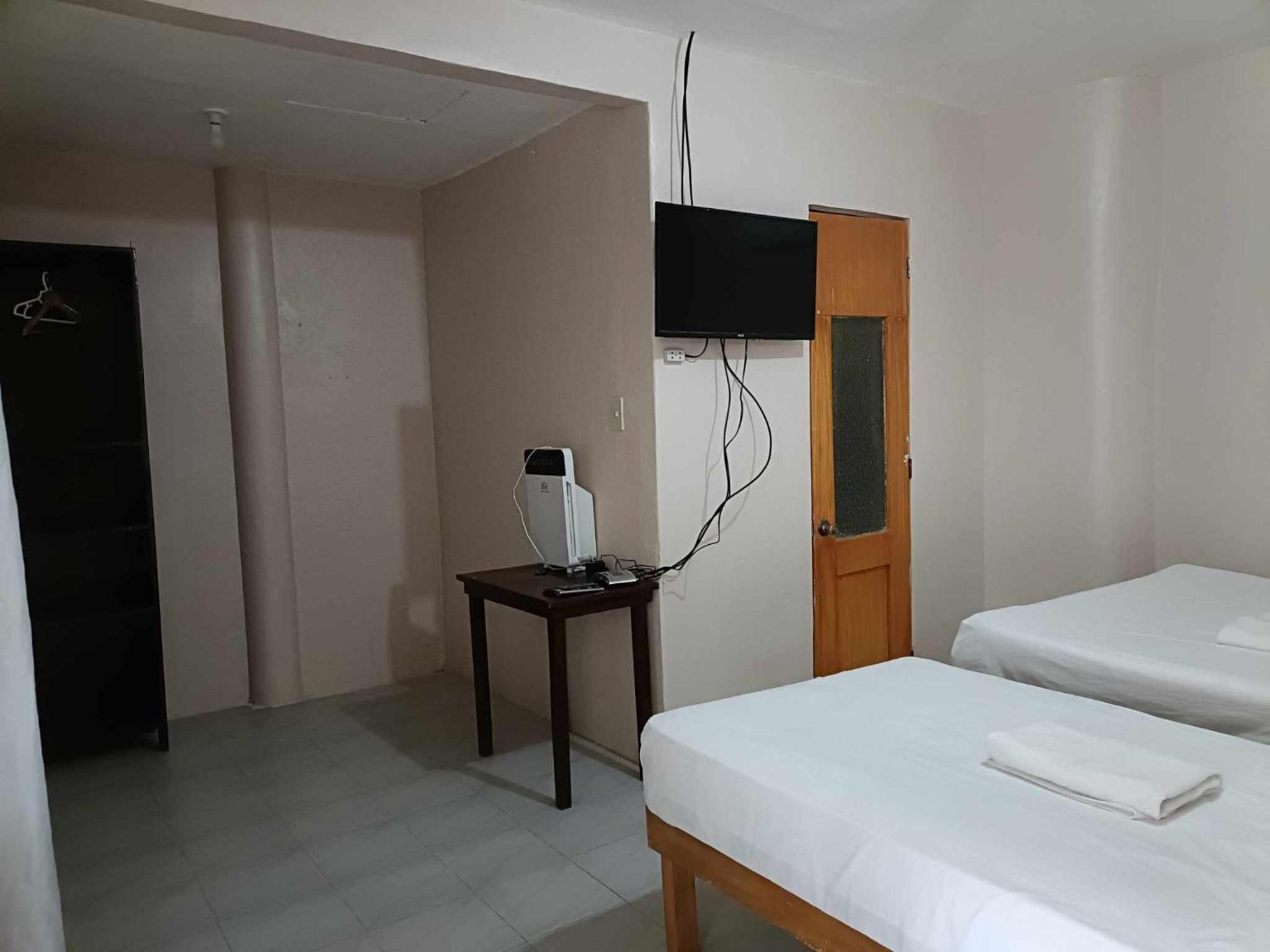 Triple Room - Photo 9
