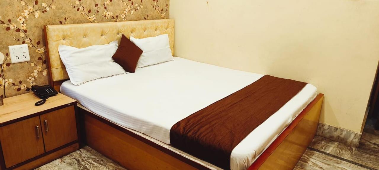 Deluxe King Room photo 2