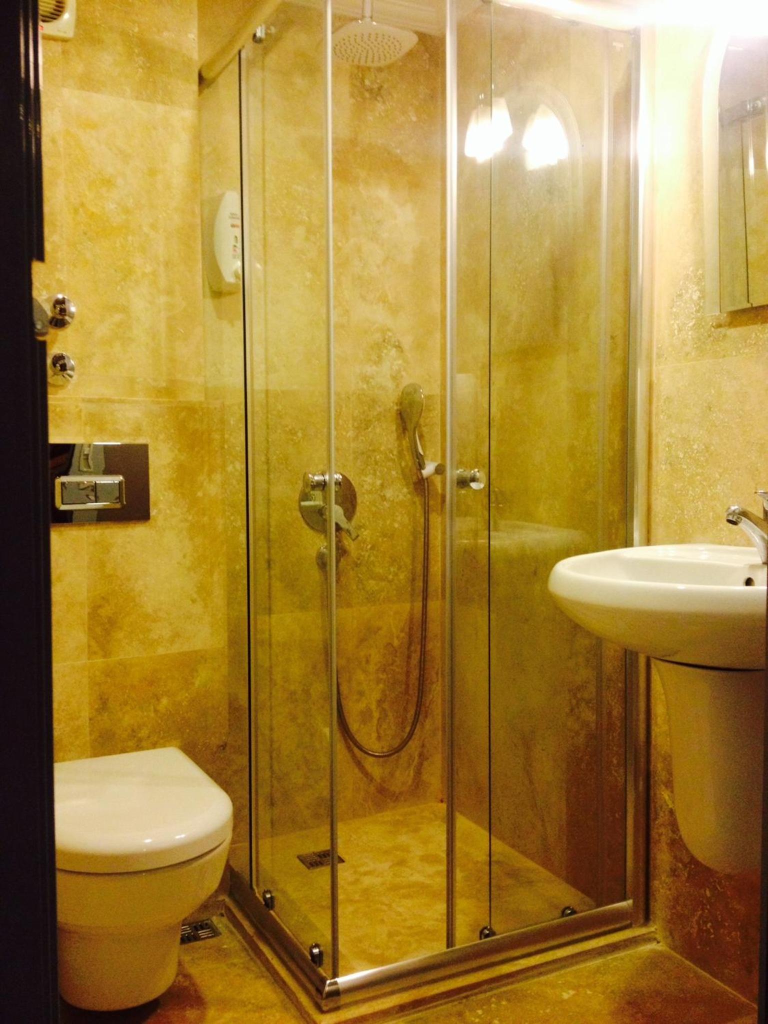 Standard Double or Twin Room photo 2