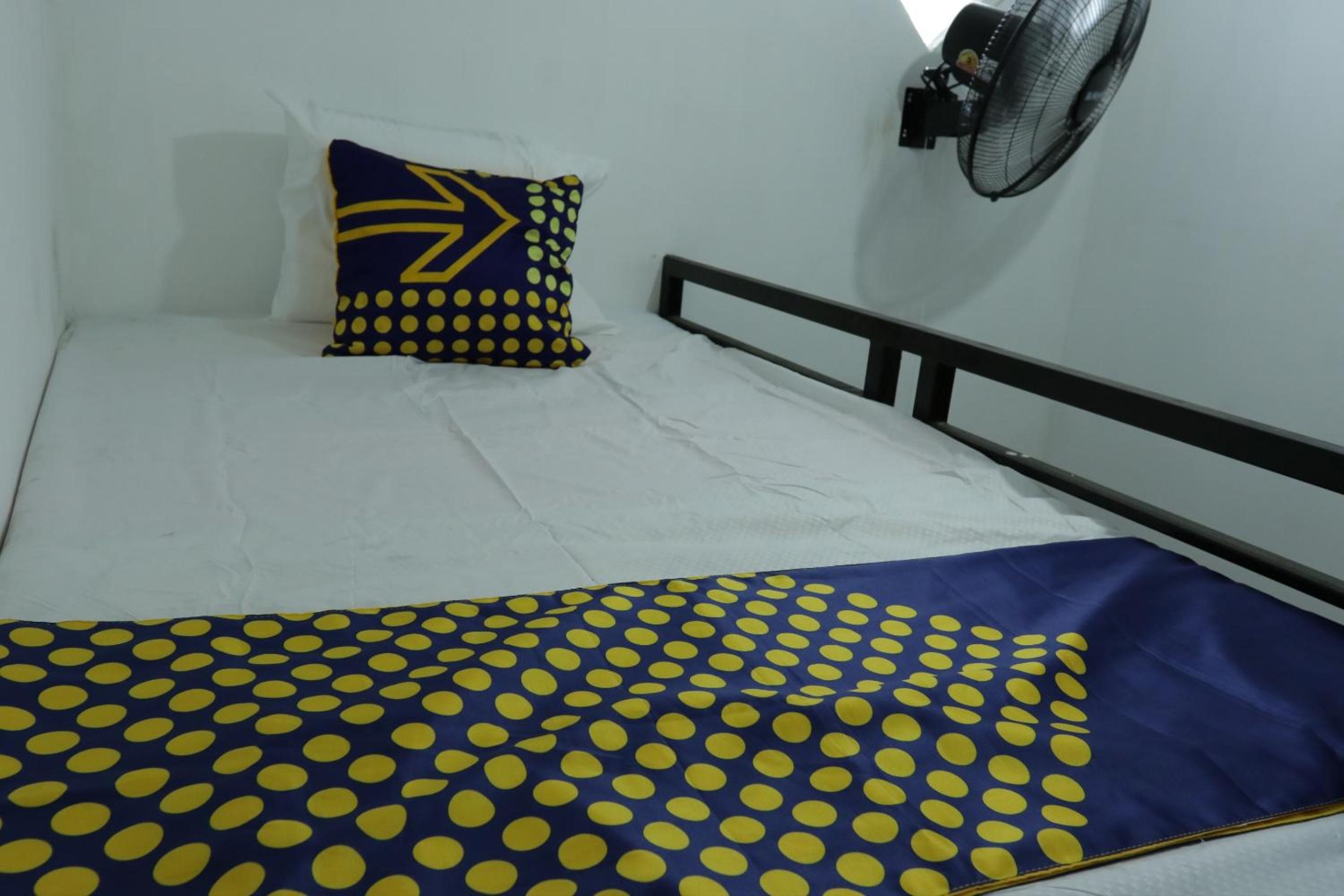 Small Single Room photo 3