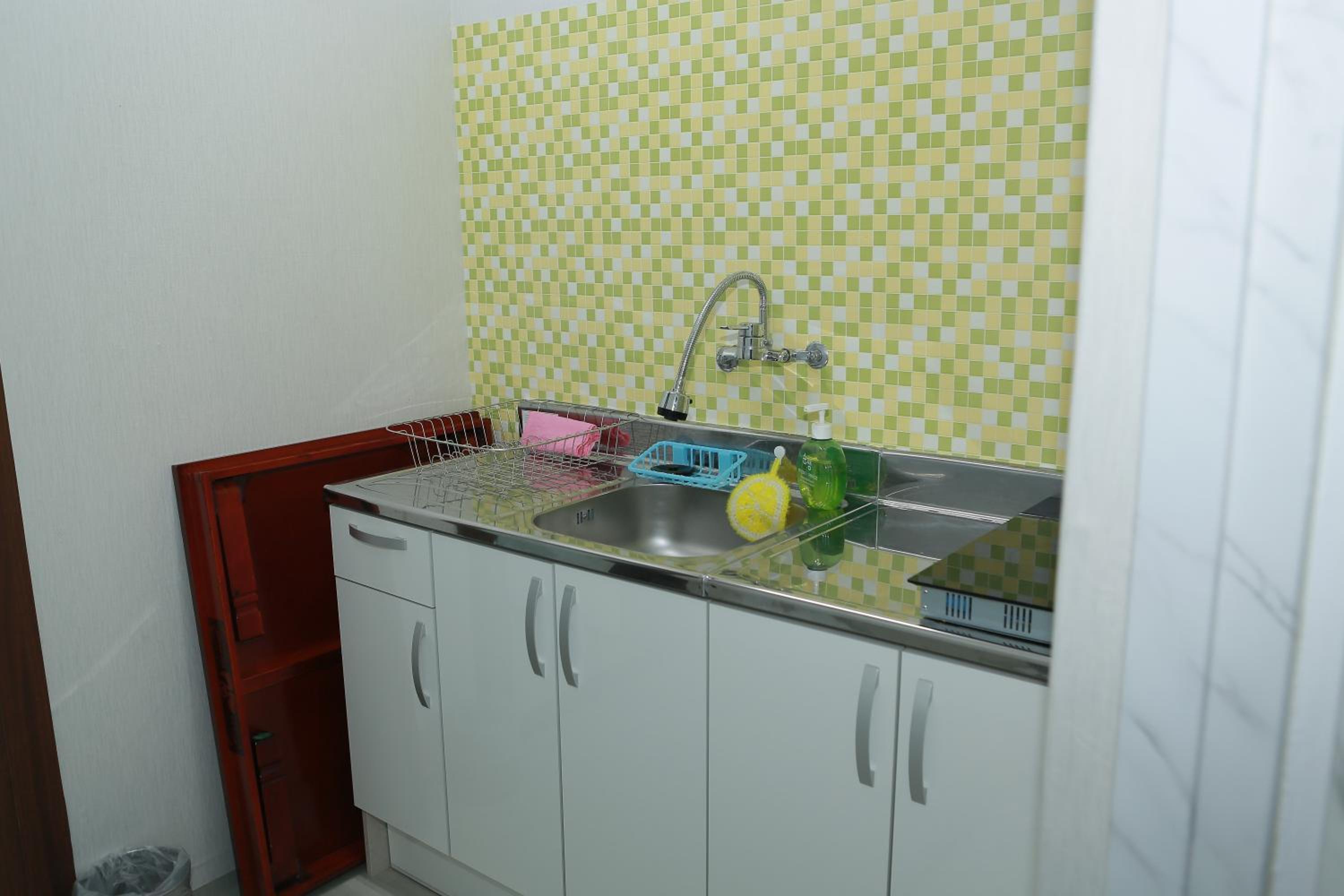 Superior Family Room - Photo 5