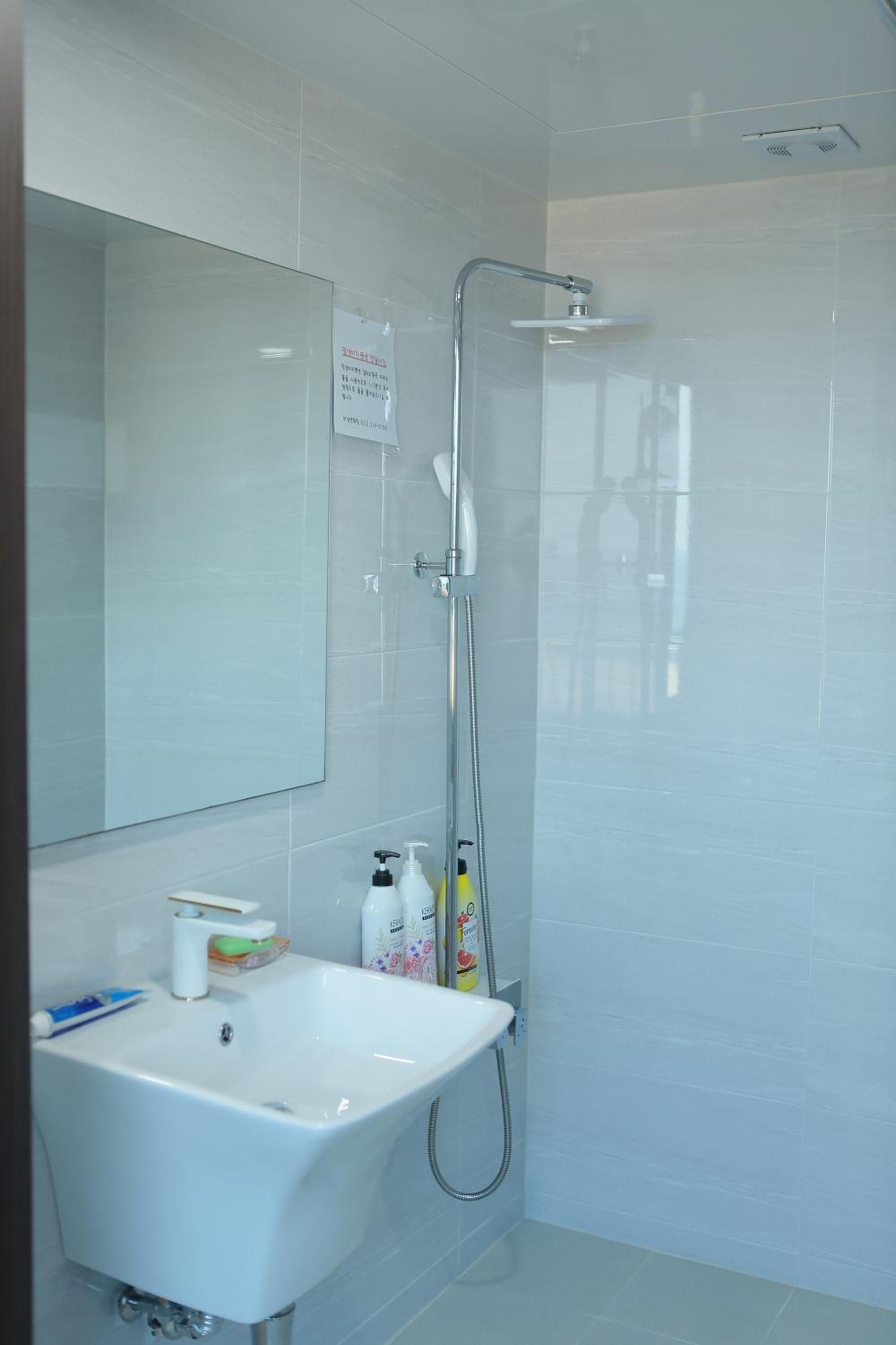 Family Suite - Photo 13