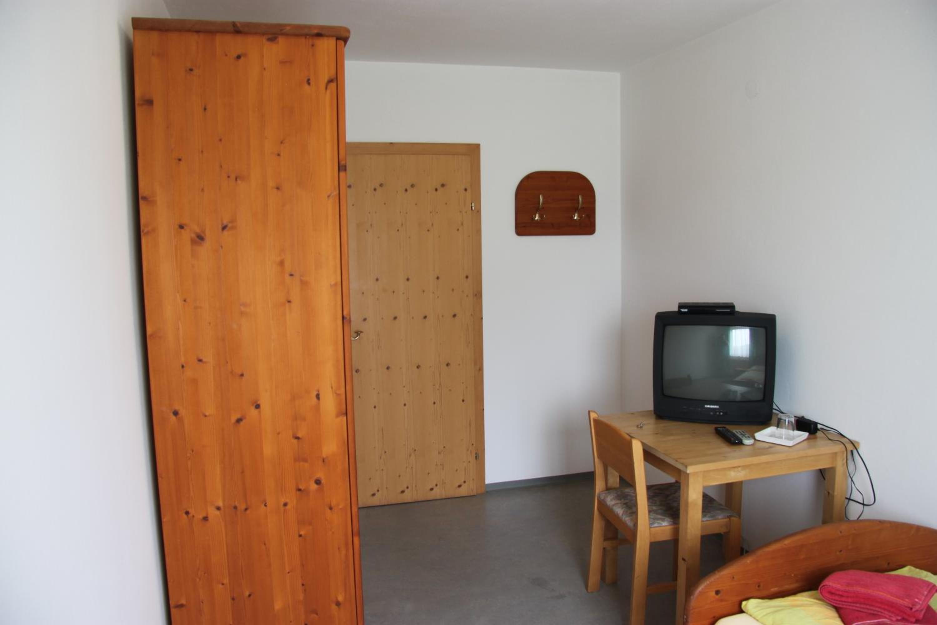 Single Room With Private External Bathroom photo 3