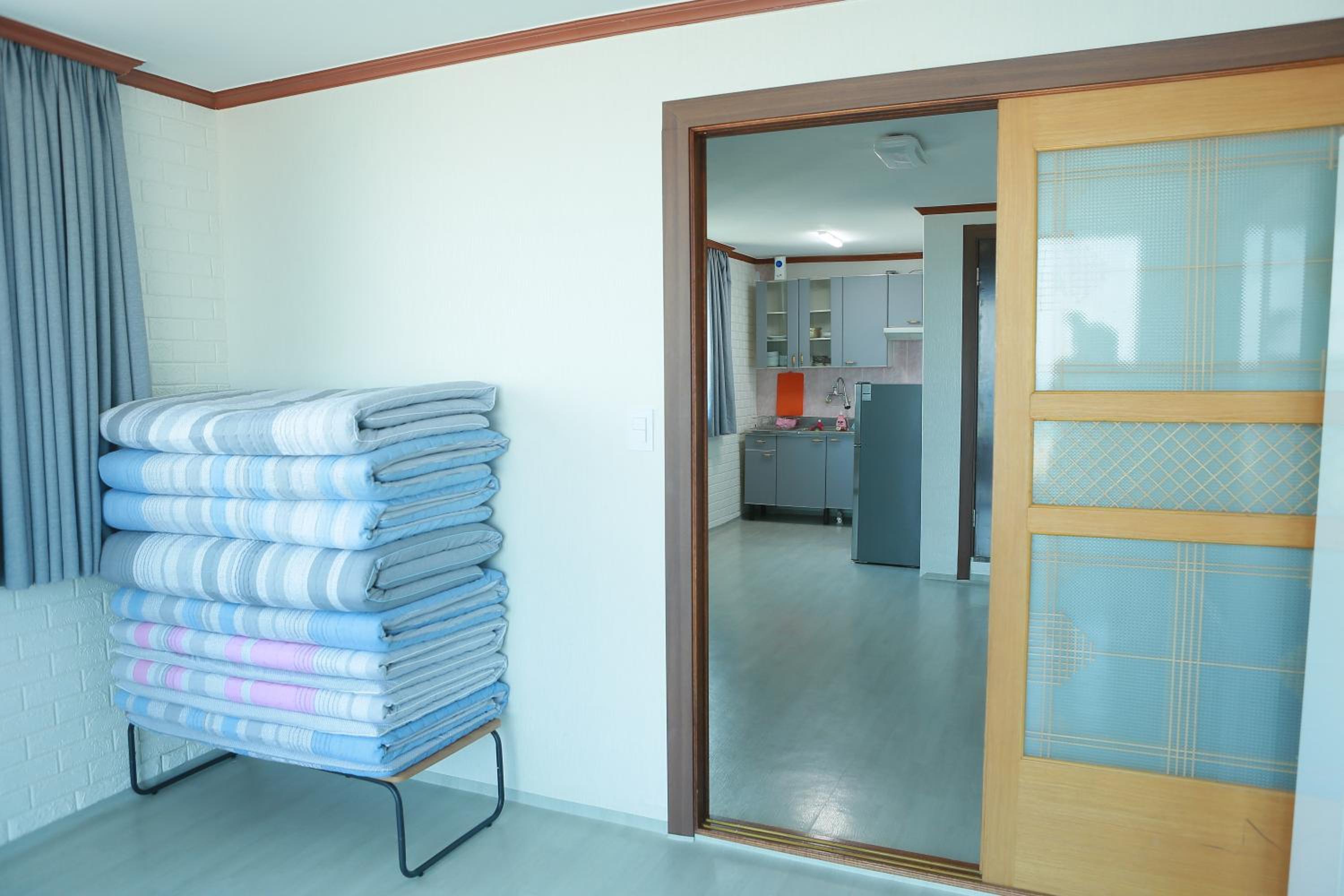 Family Room with Sea View - Photo 11
