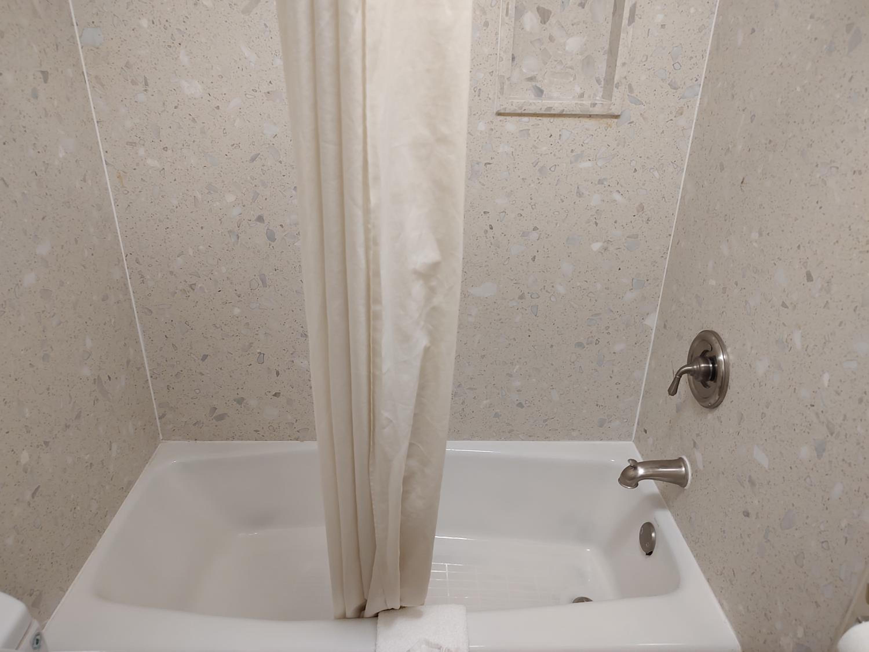 King Room - Non-Smoking - Photo 6