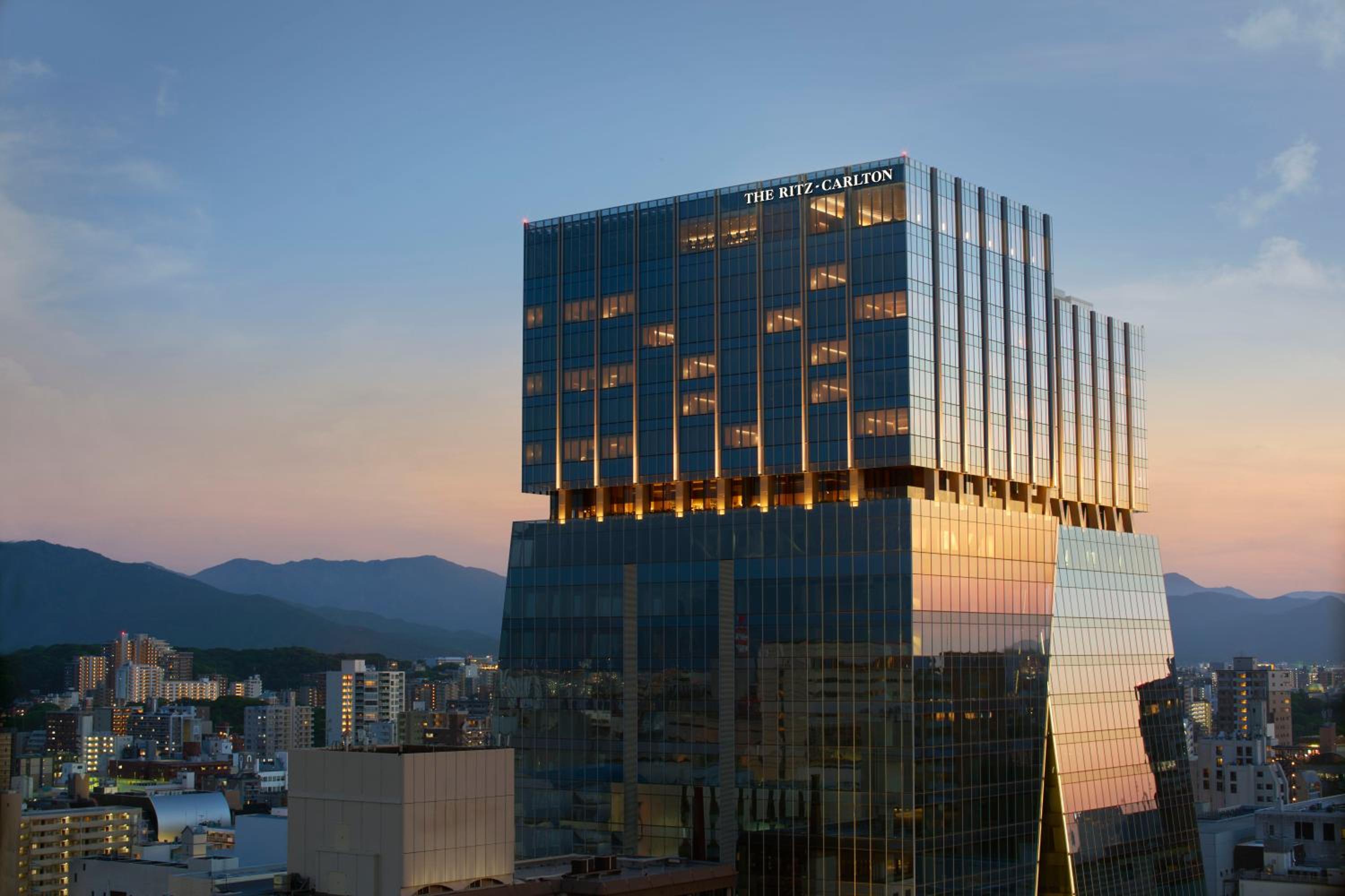King Room with Skyline View - Photo 3