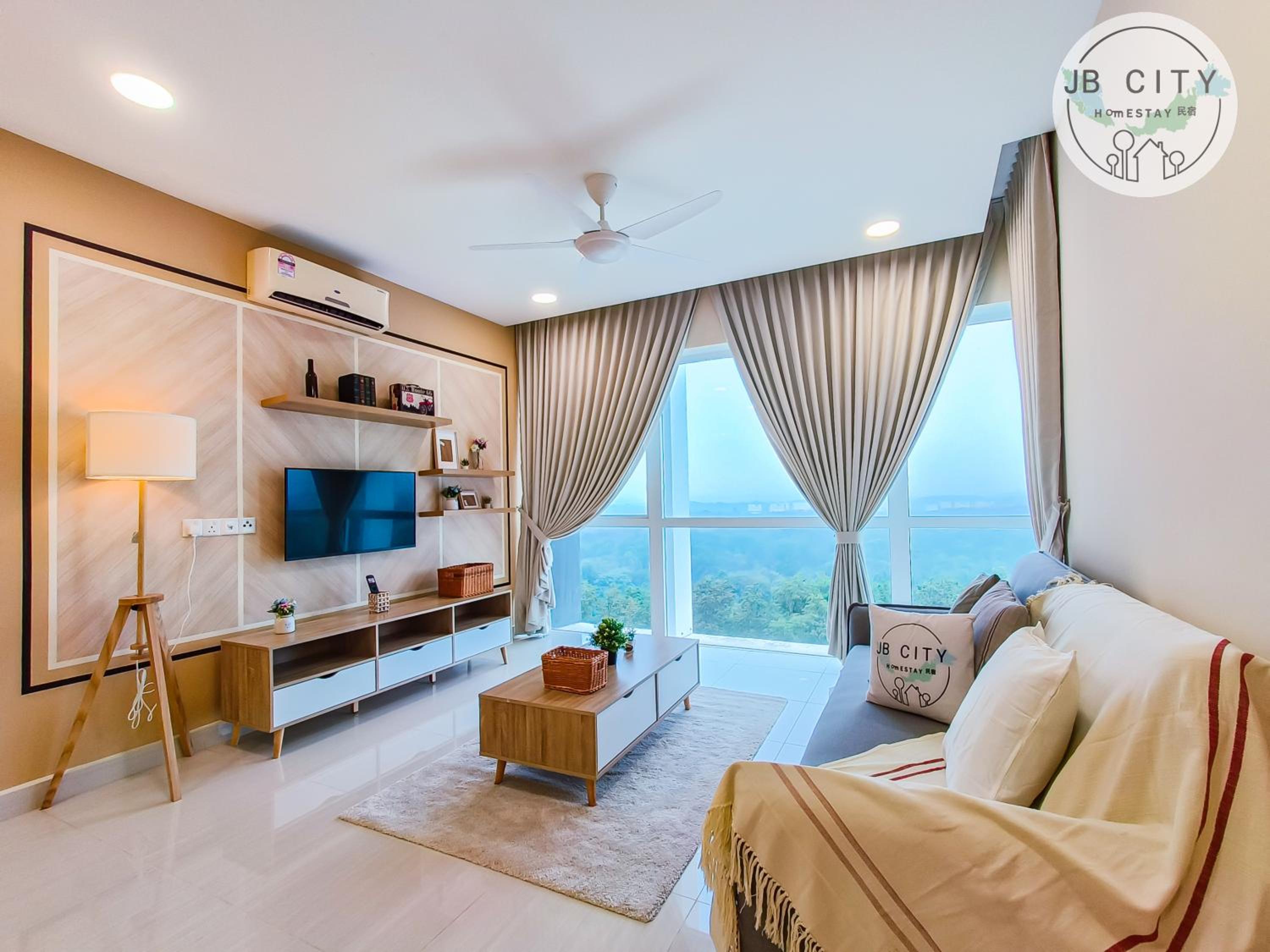 Three-Bedroom Apartment with Balcony