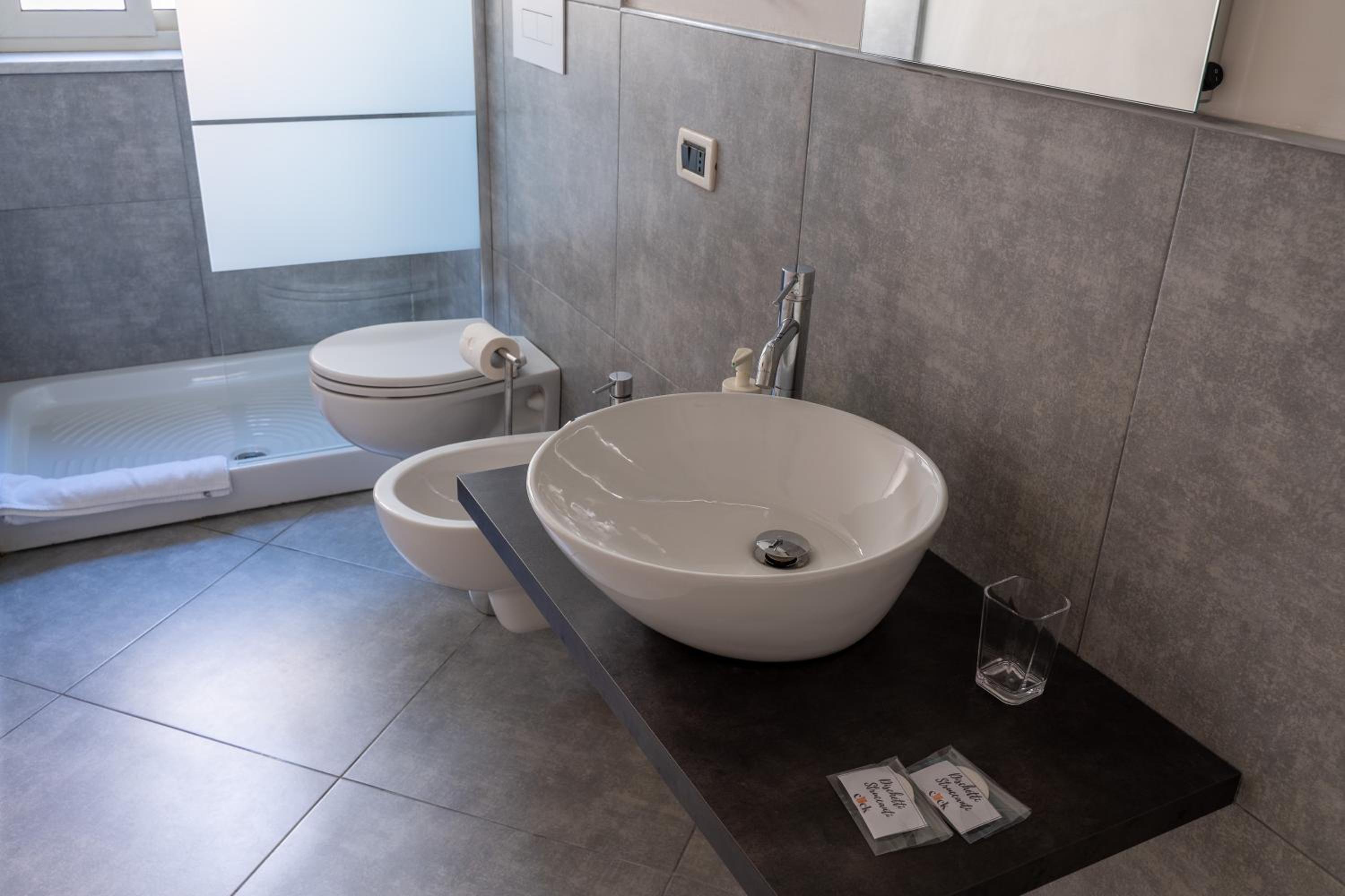 Triple Room with Private Bathroom photo 3