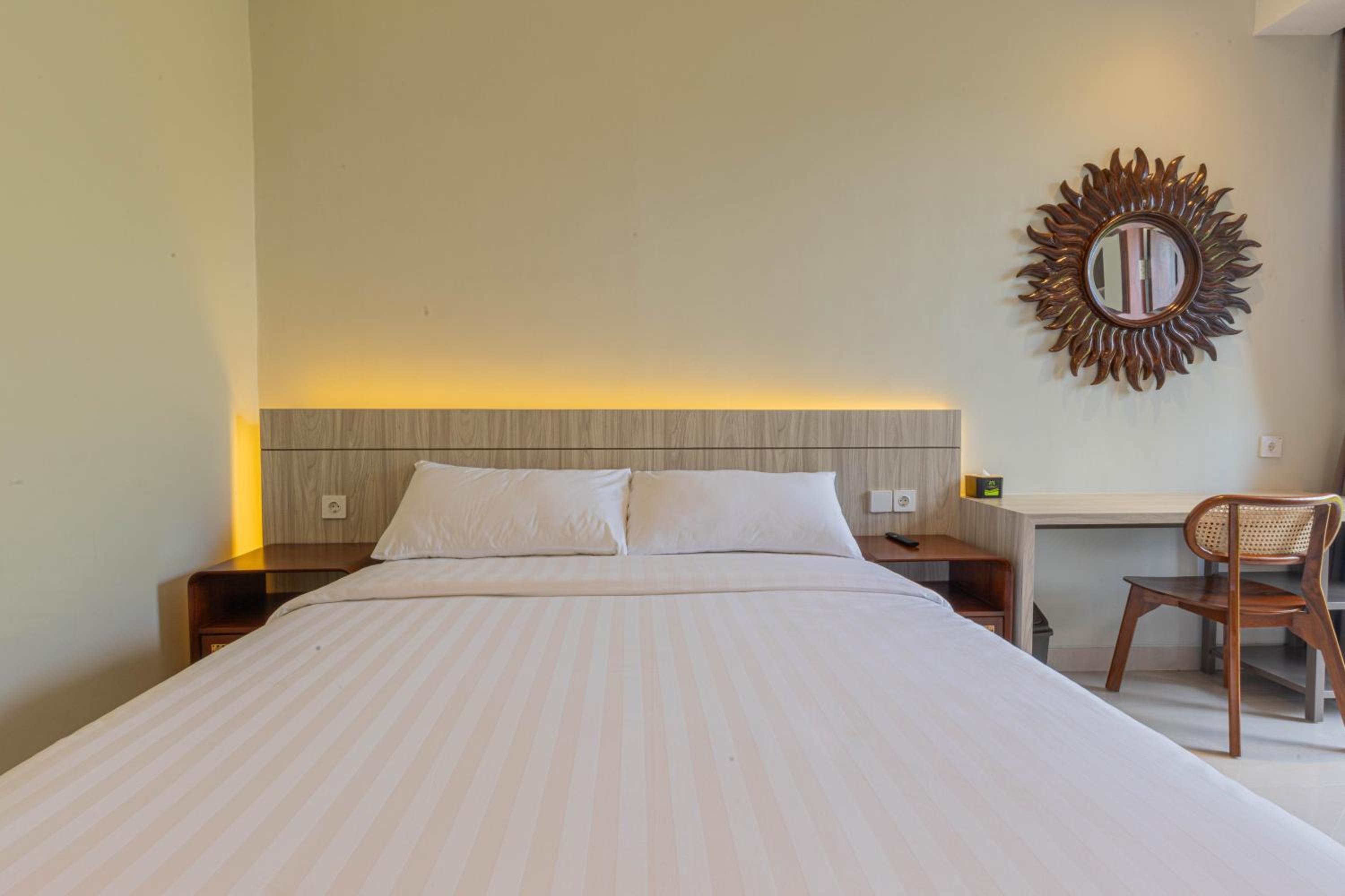 Executive Suite - Photo 2