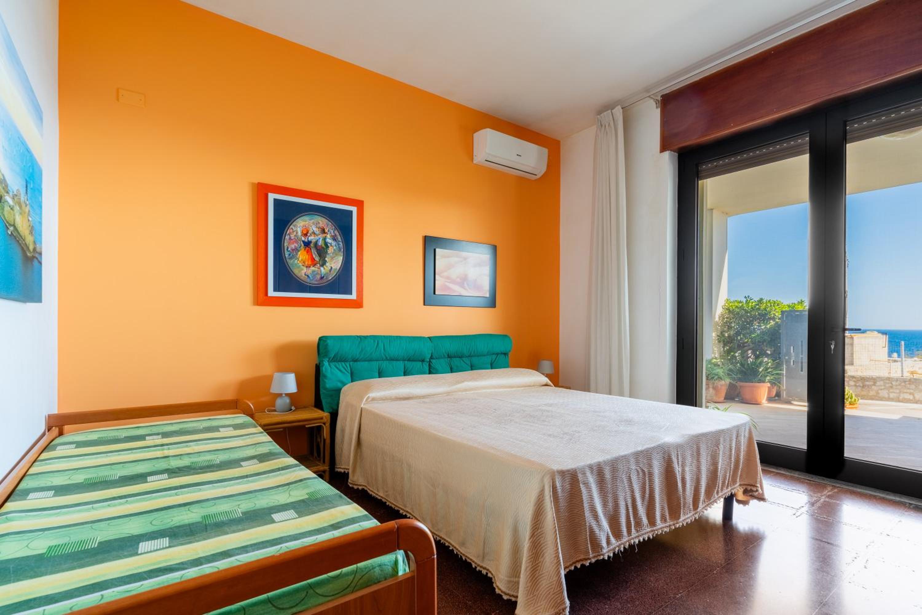 Two-Bedroom Deluxe Apartment with Ocean View photo 1