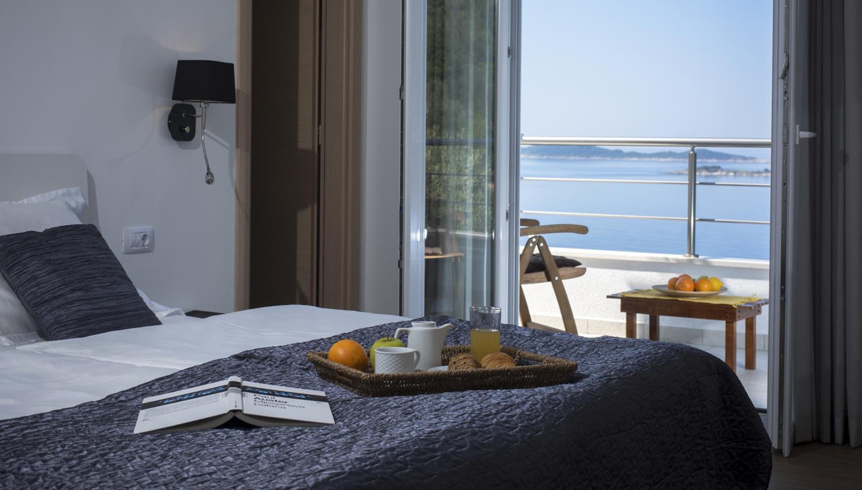 Deluxe Double Room with Balcony and Sea View