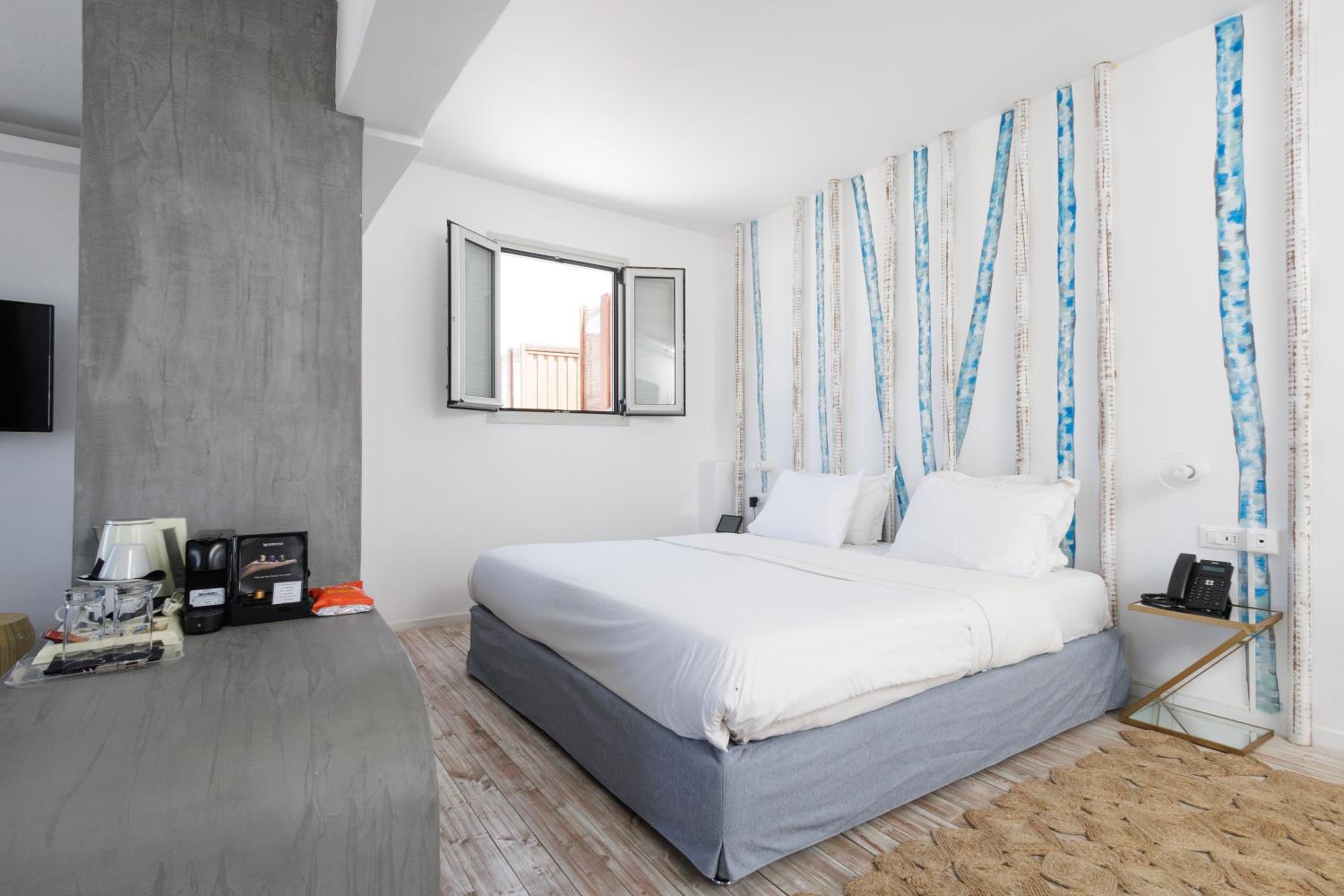 Suite with Sea View - Photo 4