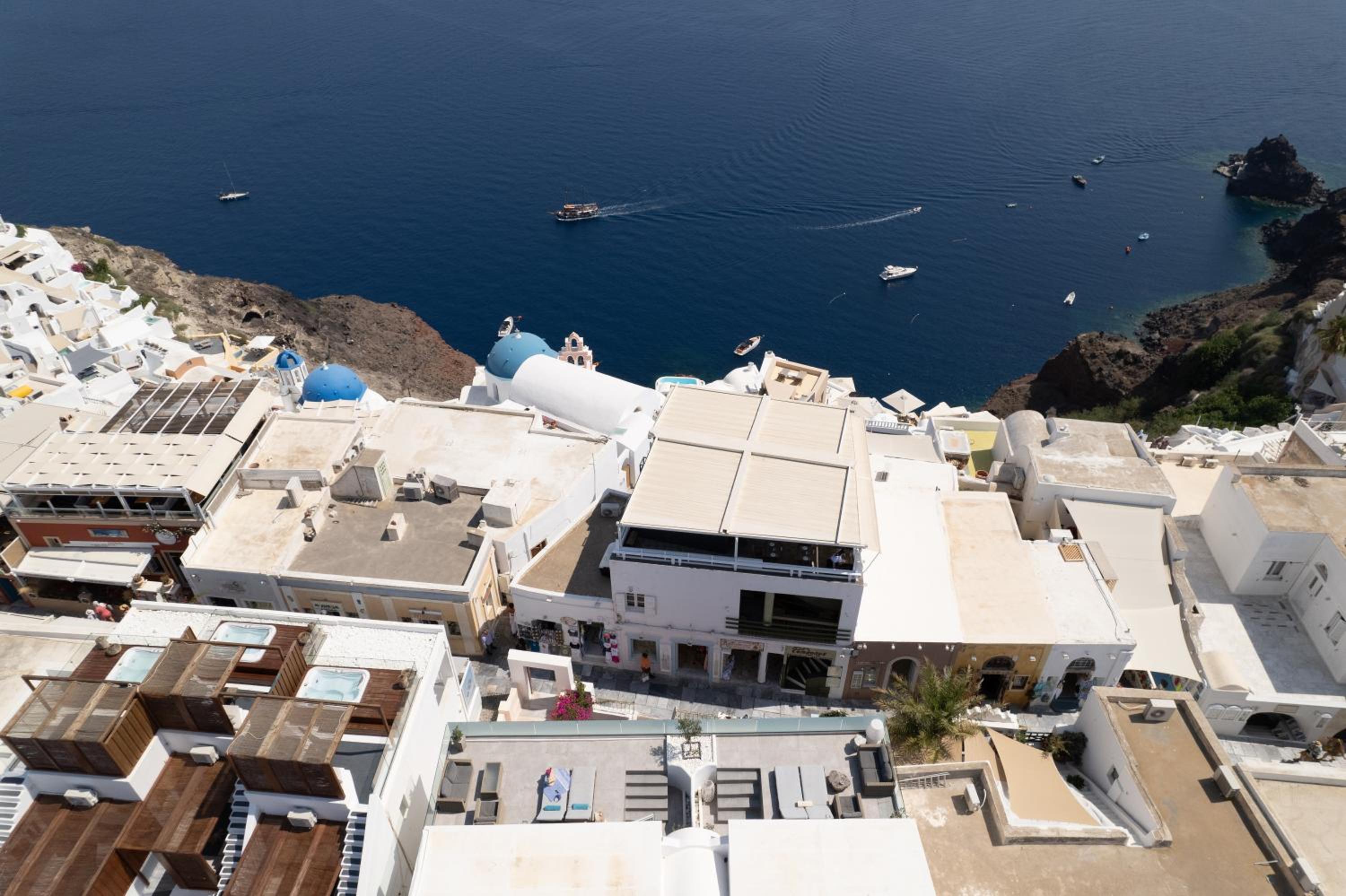 Suite with Sea View - Photo 8