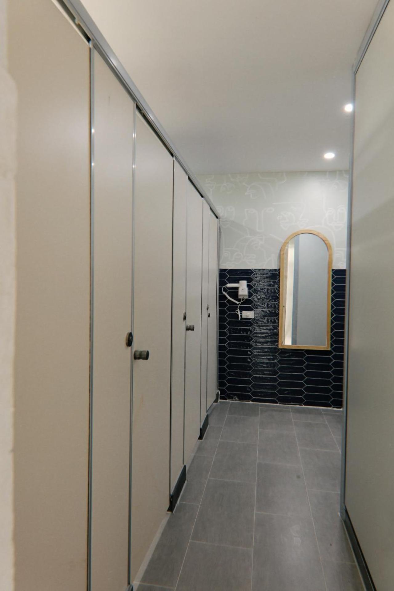 Family Suite with Balcony - Photo 5