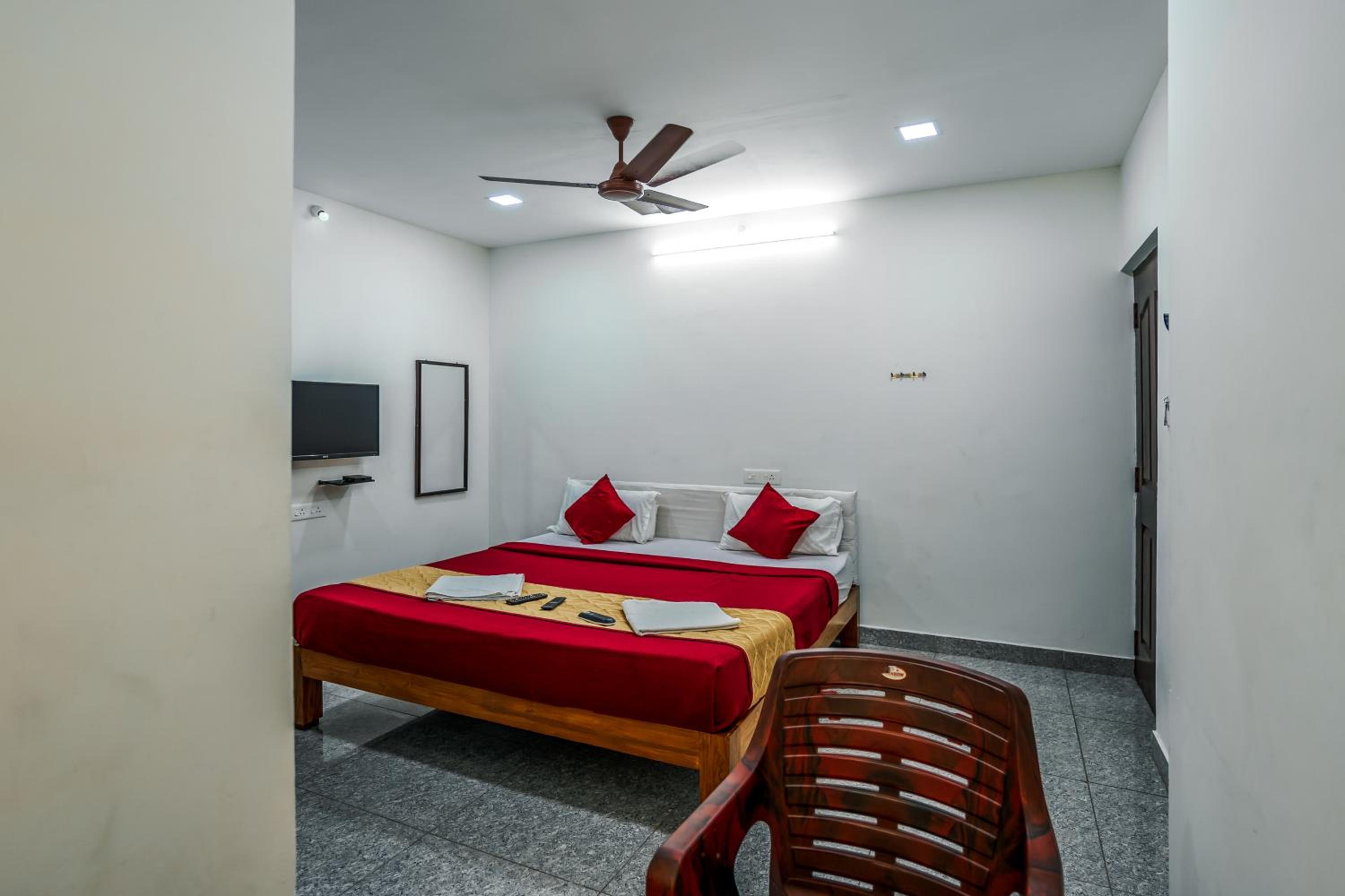 Deluxe Room - Photo 1