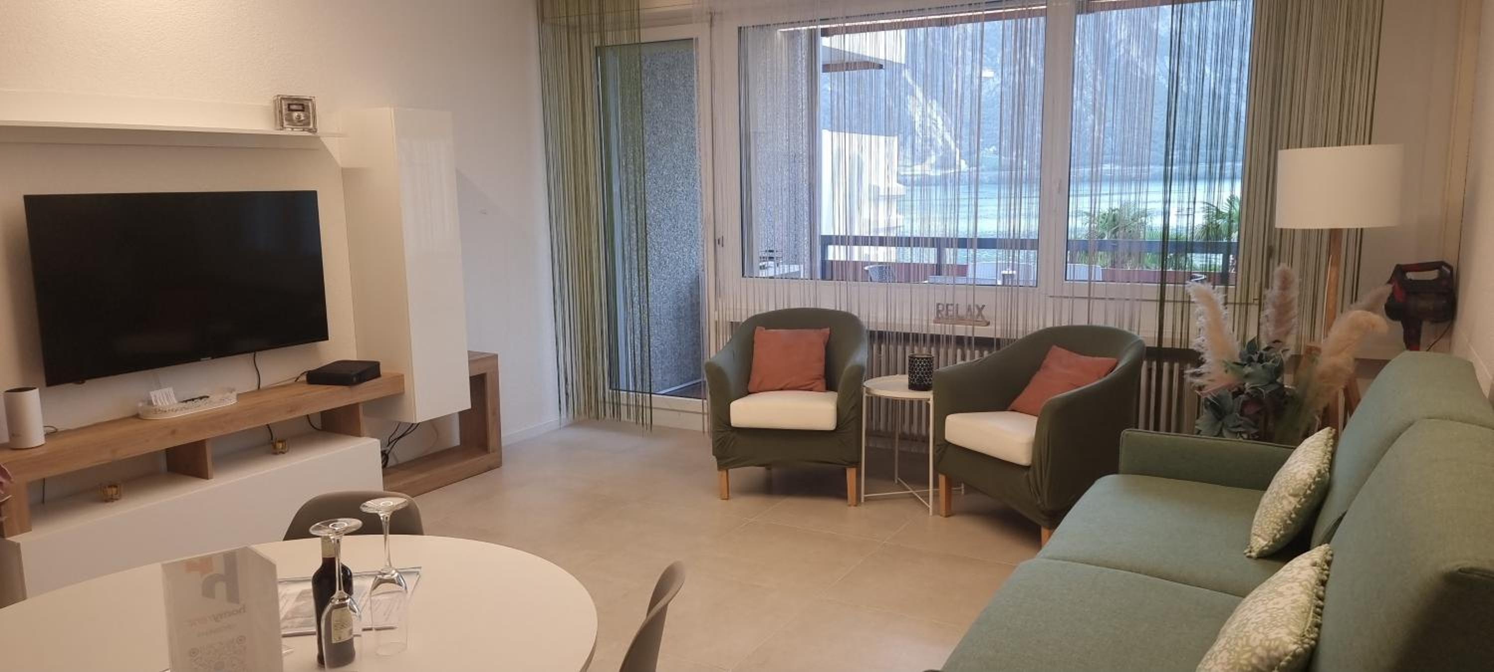 Apartment with Lake View - Photo 1