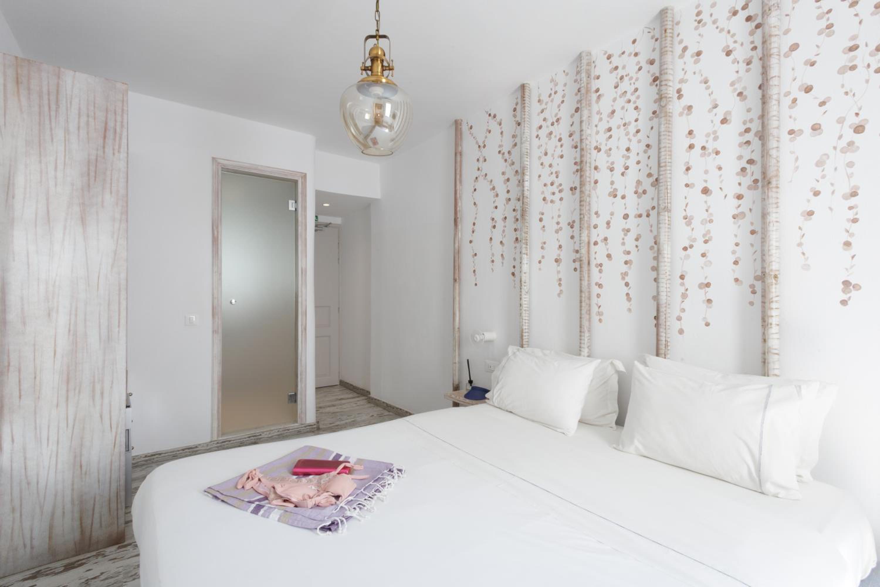 Double Room - Photo 8