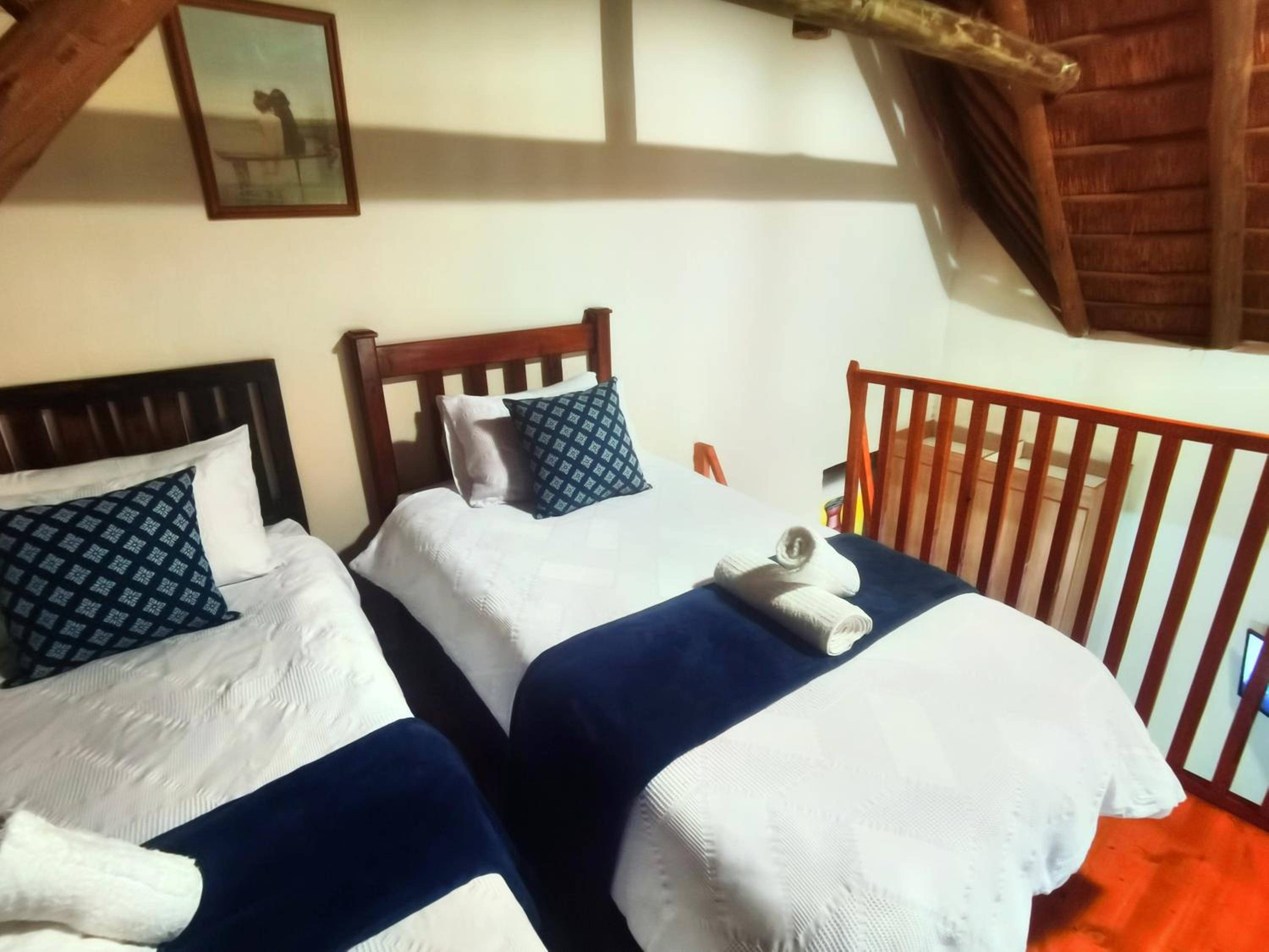 Double Room - Photo 11