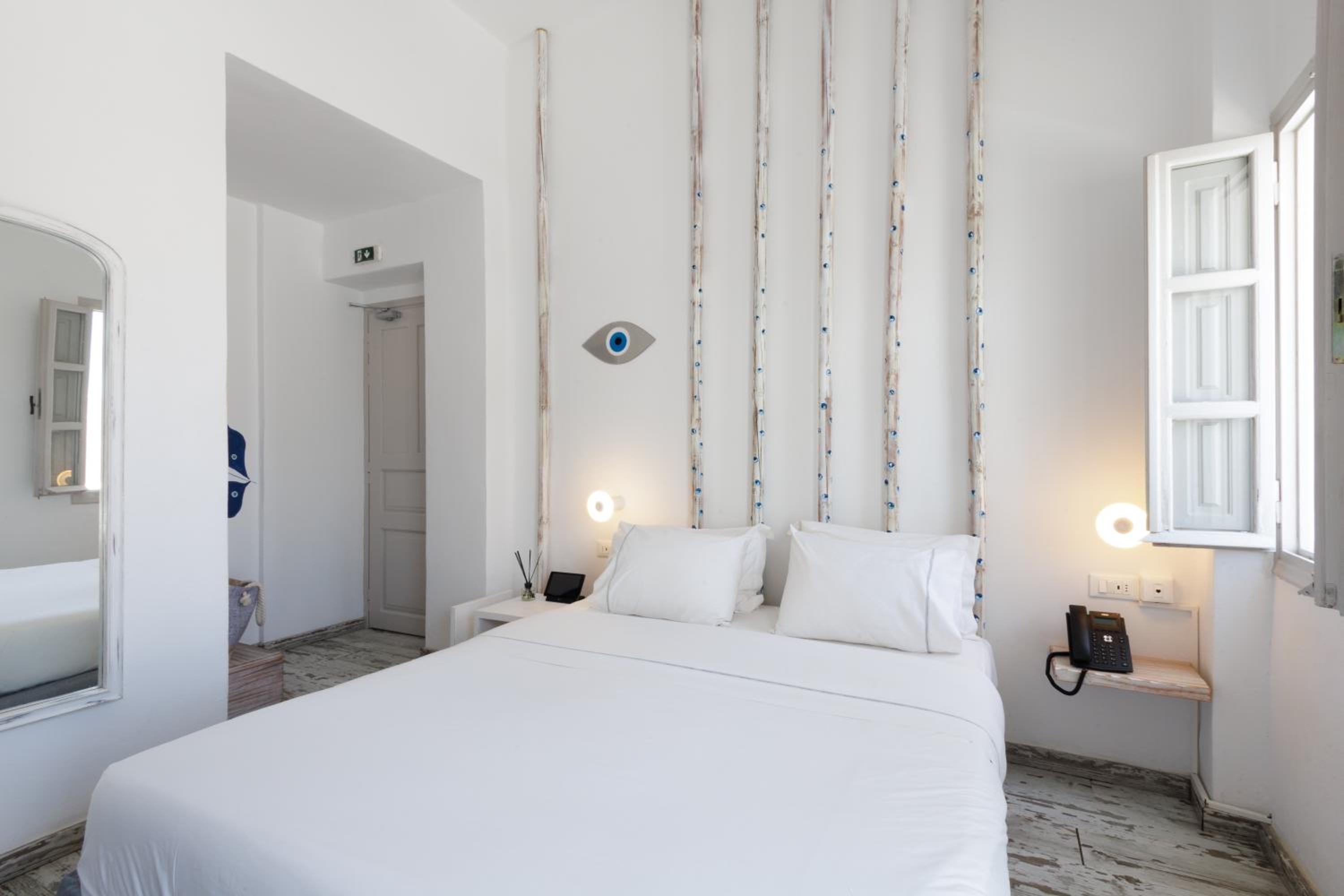 Deluxe Double Room with Balcony - Photo 20