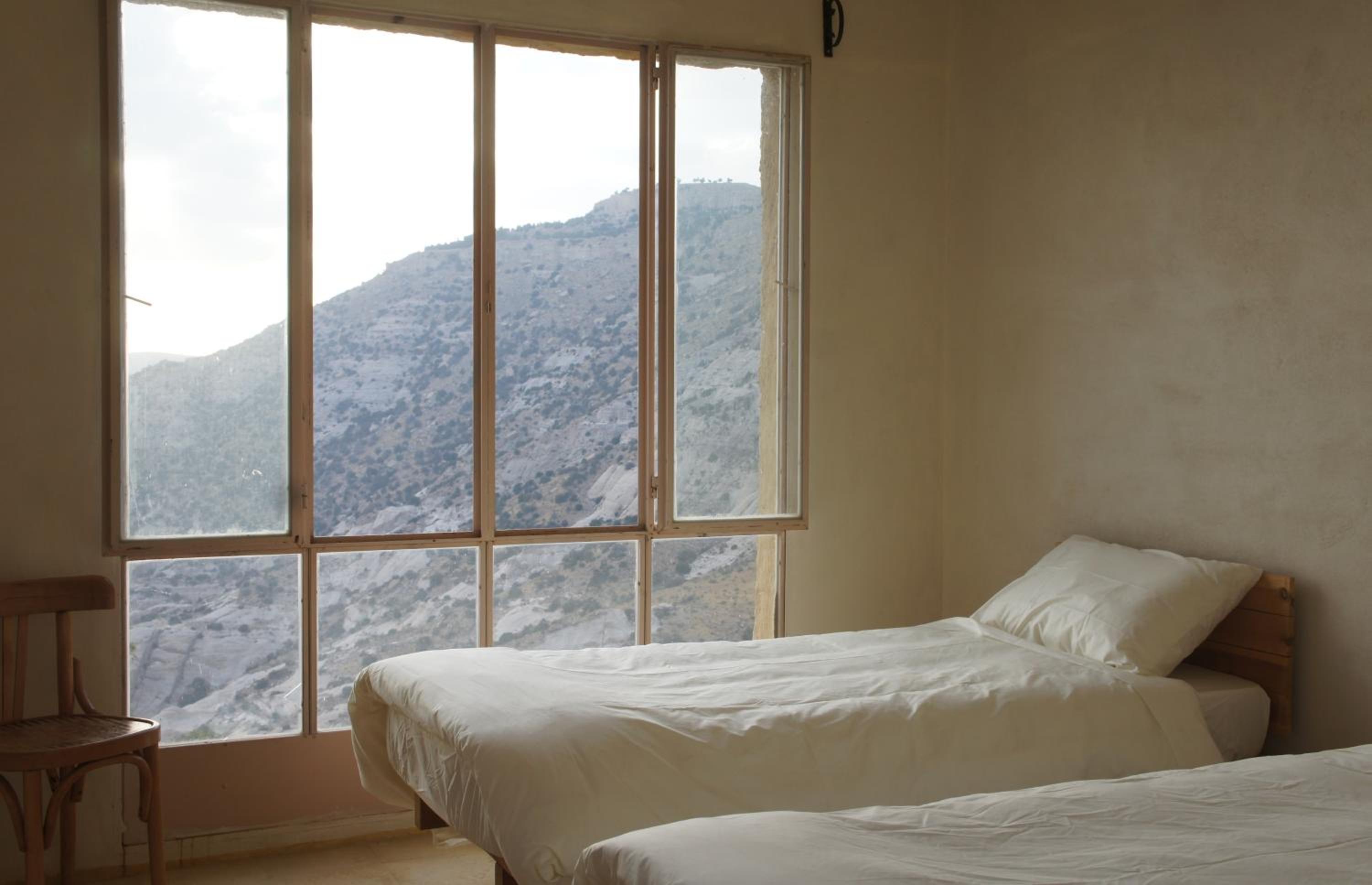 Standard Twin Room with Mountain View photo 3