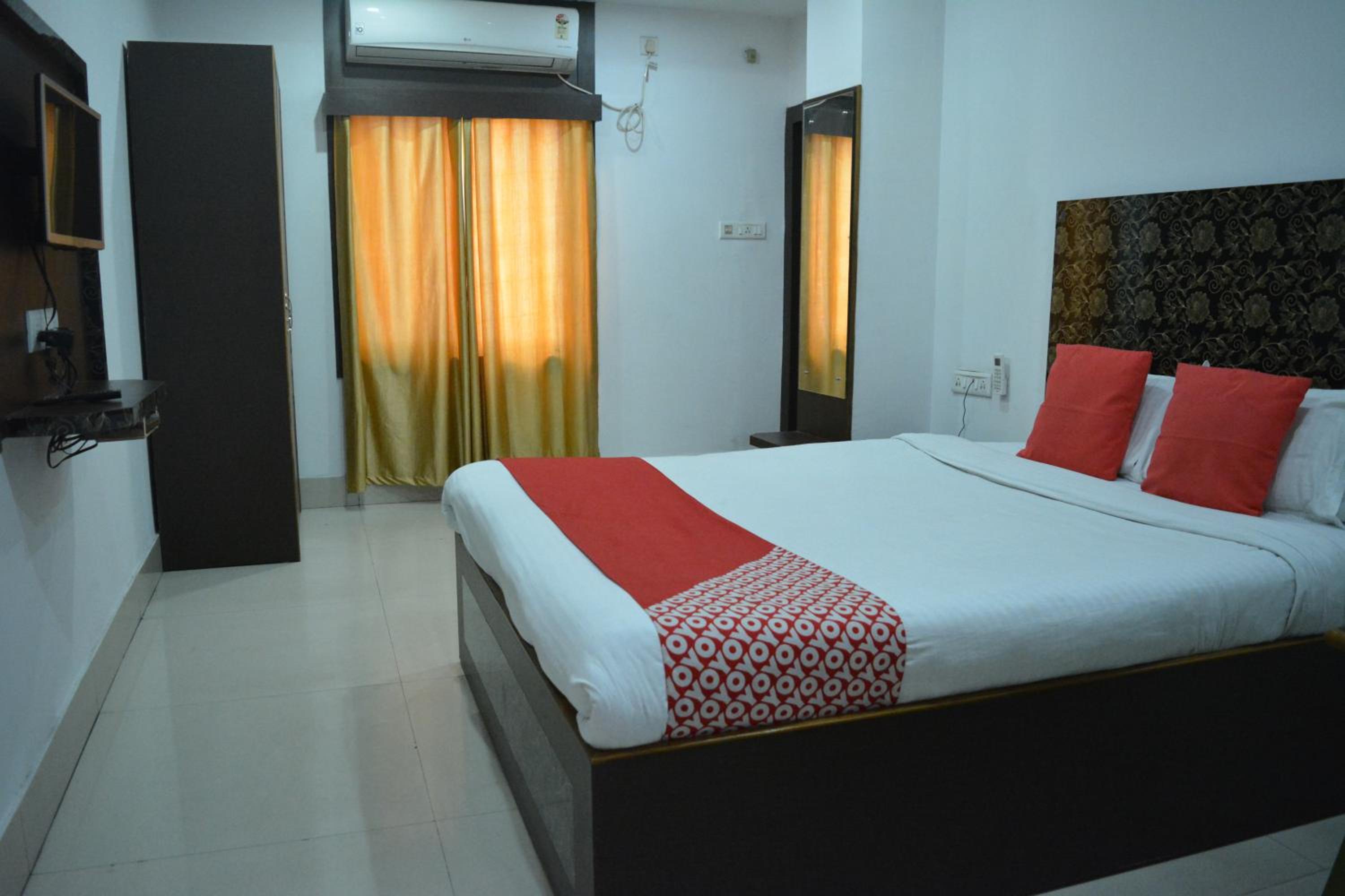 Deluxe Double Room (2 Adults + 1 Child)