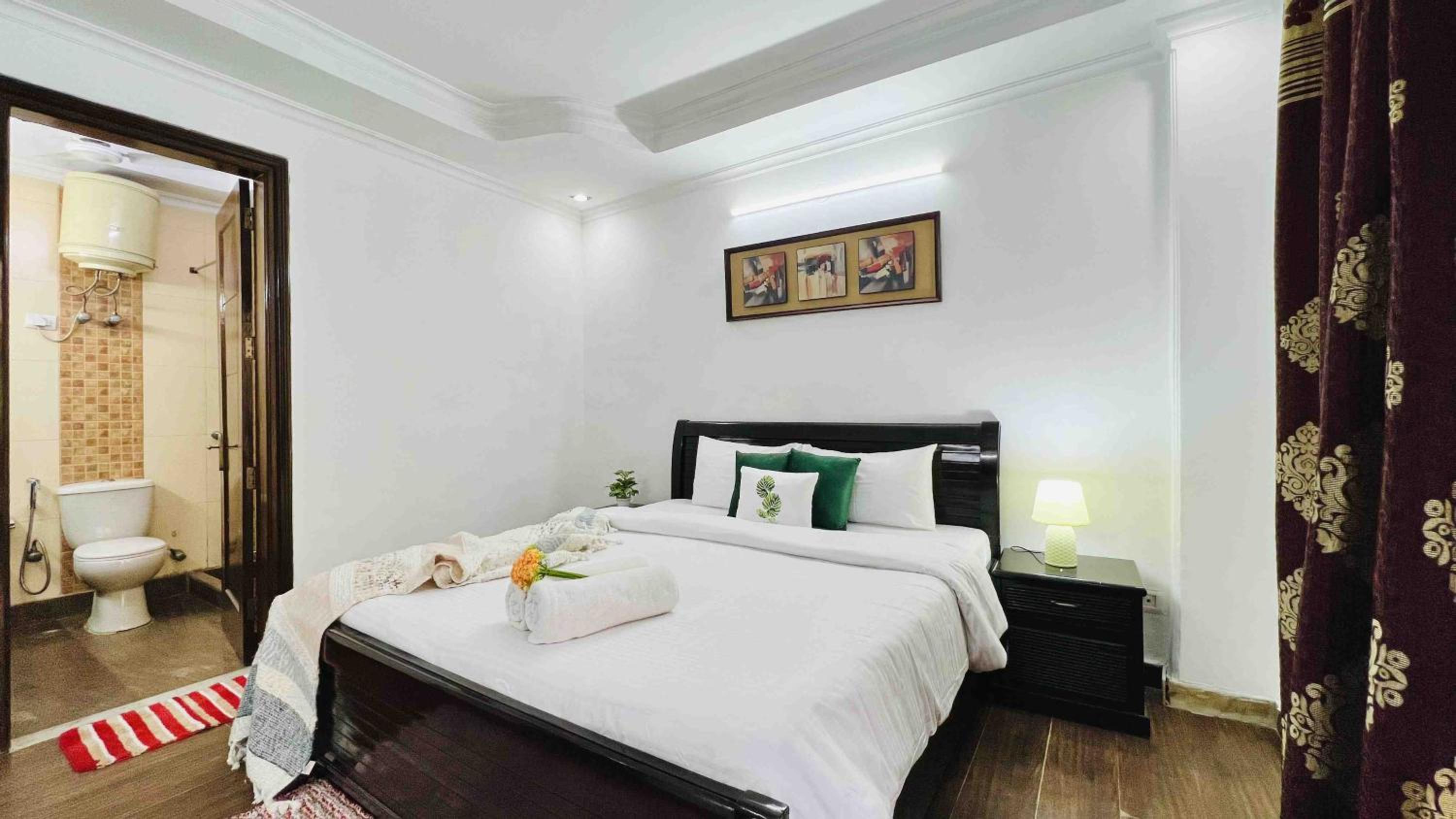 Premier One-Bedroom Apartment
