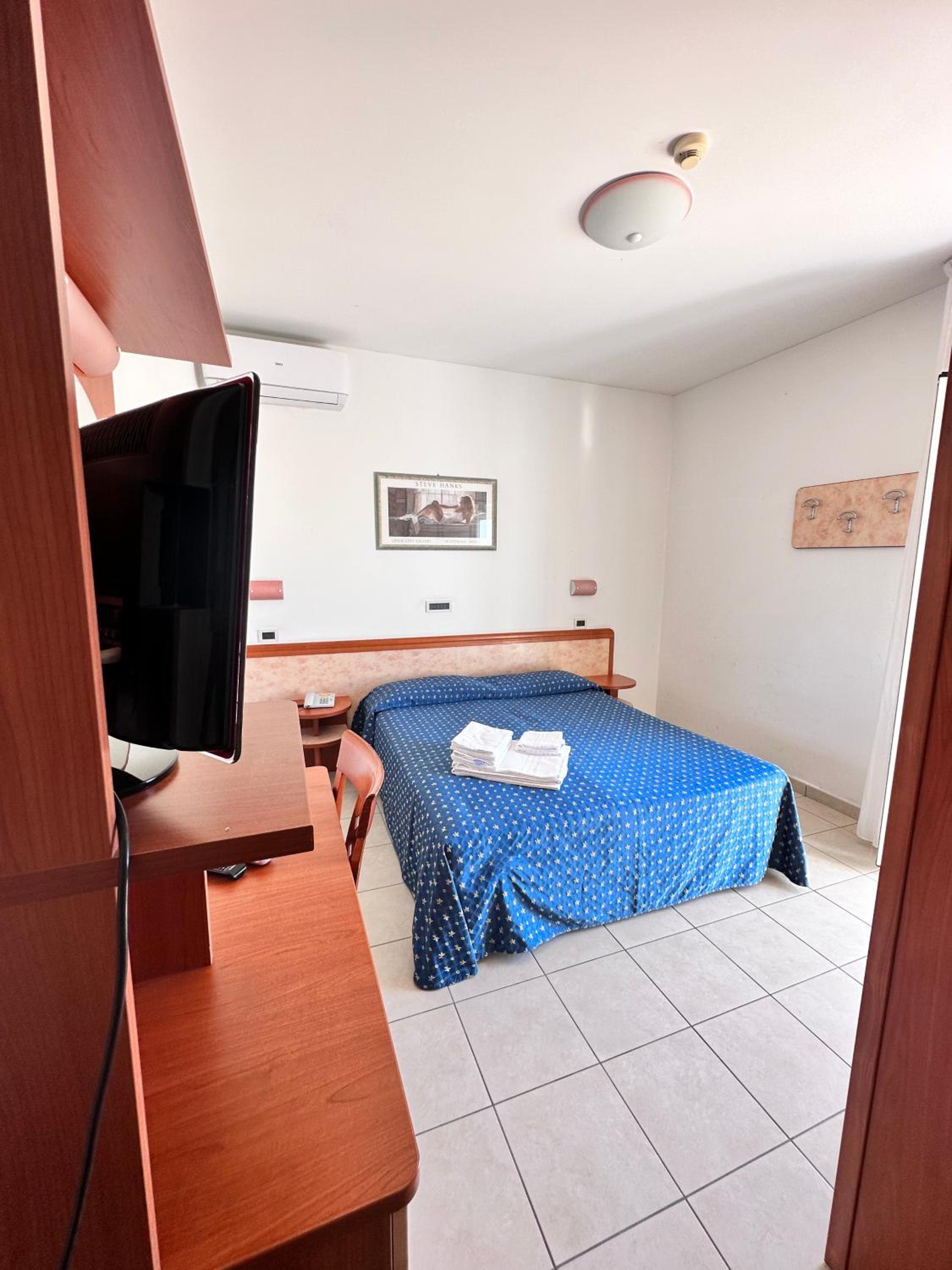 Economy Double or Twin Room photo 1