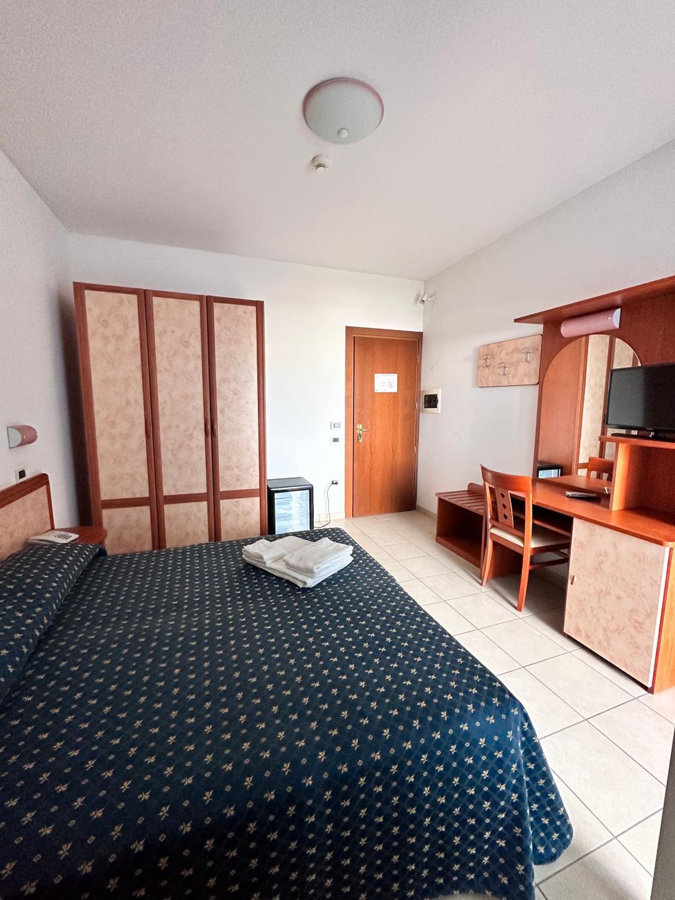 Economy Double or Twin Room photo 2