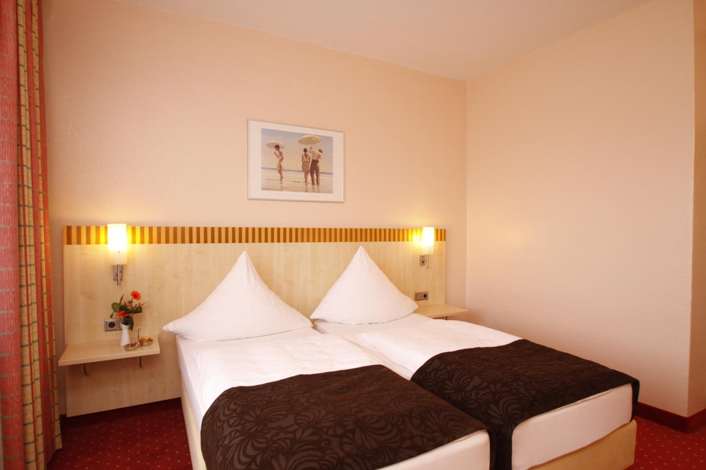 Standard Double Room - Photo 2