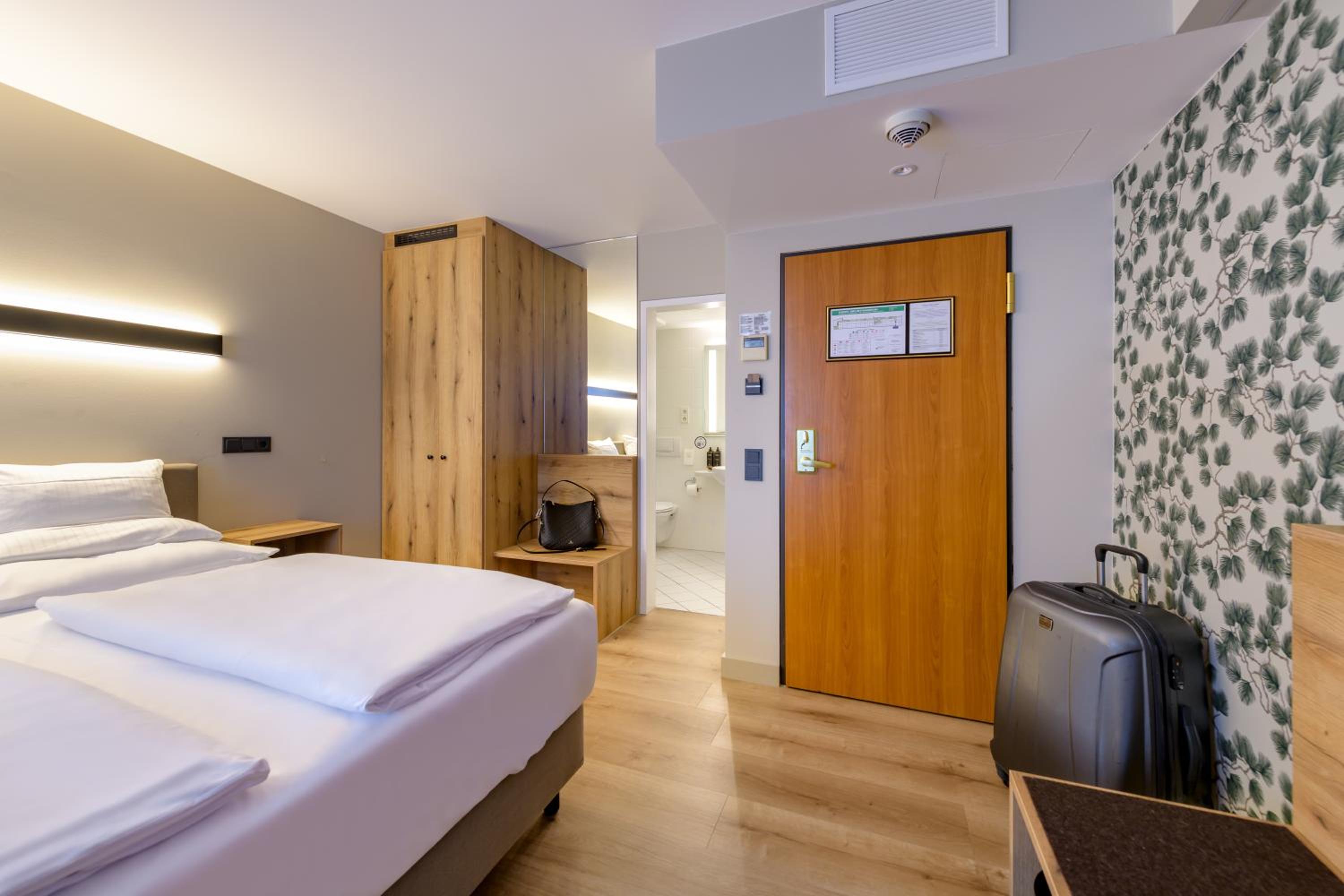 Standard Double Room - Photo 5